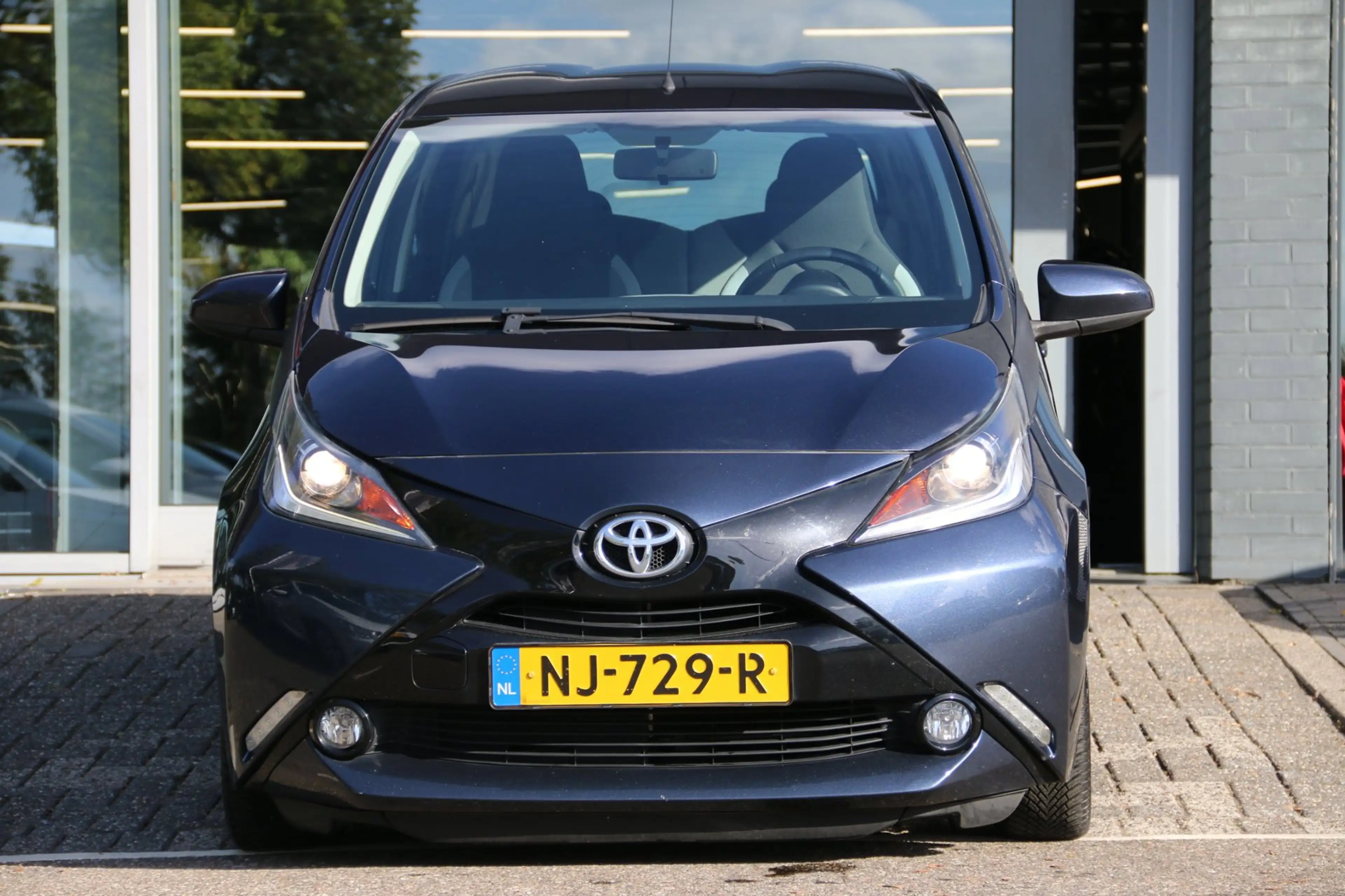 Toyota Aygo 1.0 VVT-i x-play AIRCO NL-AUTO NAP! — photo 2