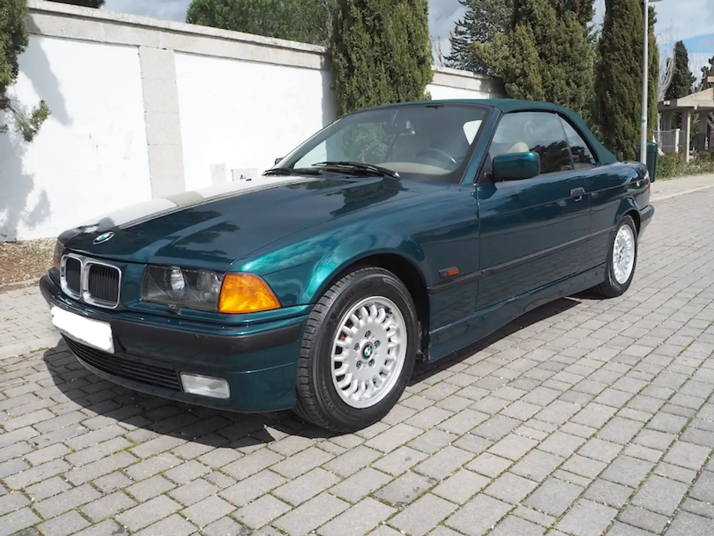 BMW 328 328i Cabriolet Aut. SE Verde - 2