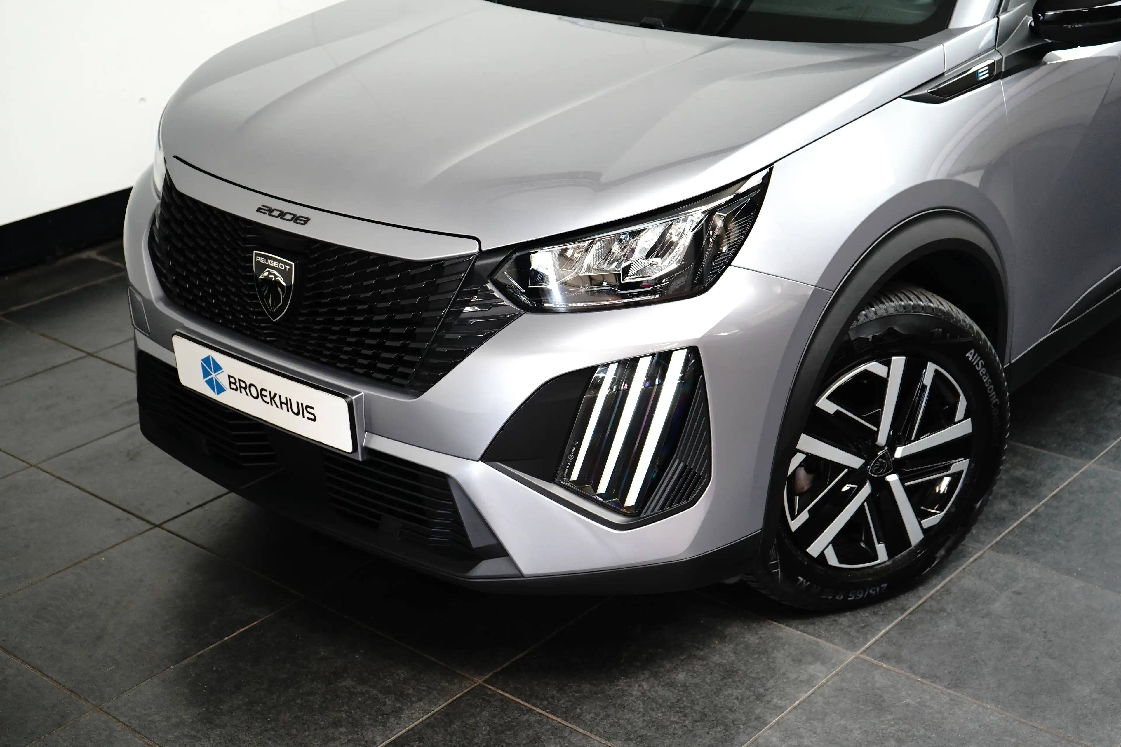 Peugeot e-2008 EV Active 50 kWh — photo 15