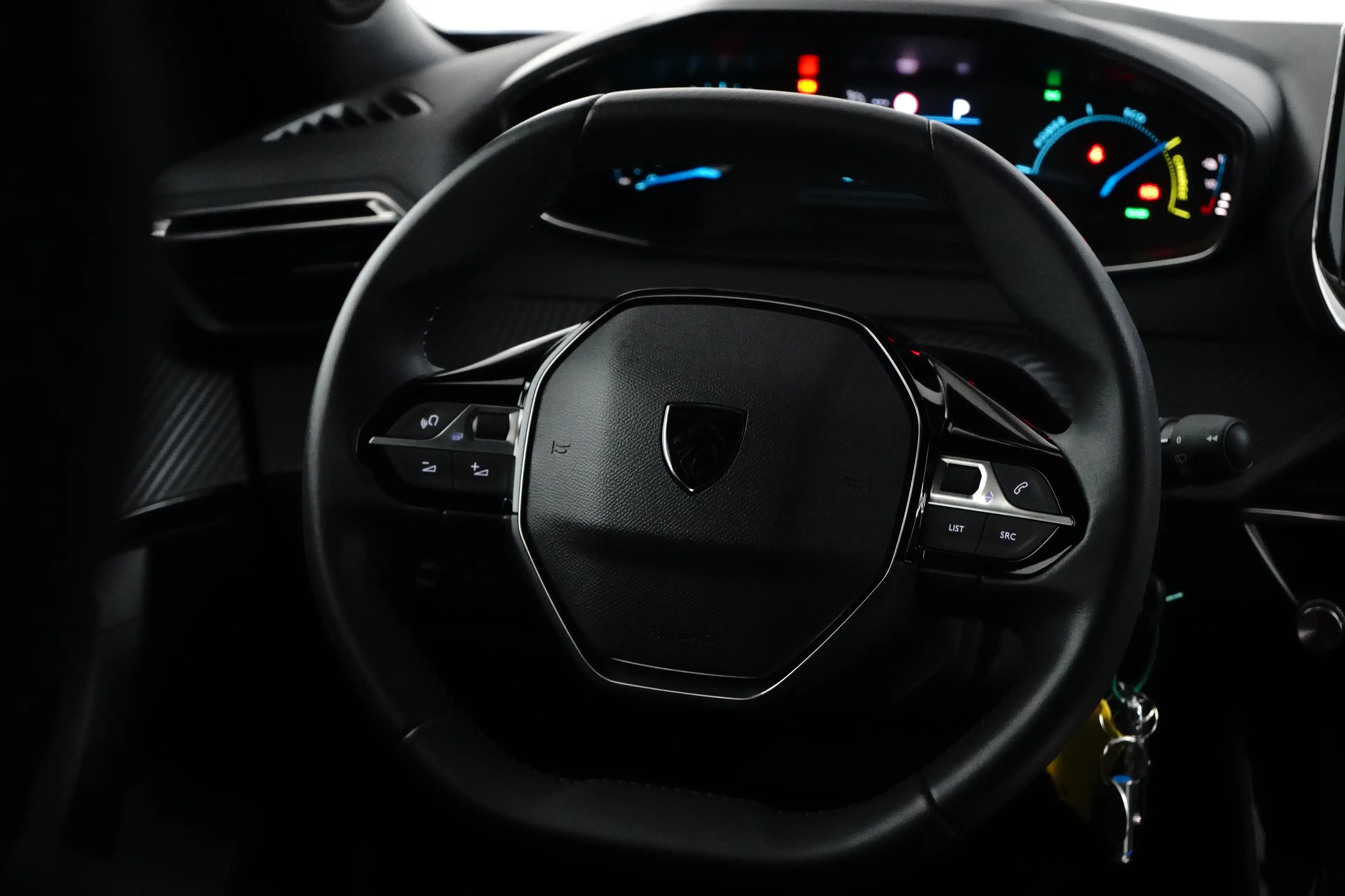 Peugeot e-2008 EV Active 50 kWh — photo 10