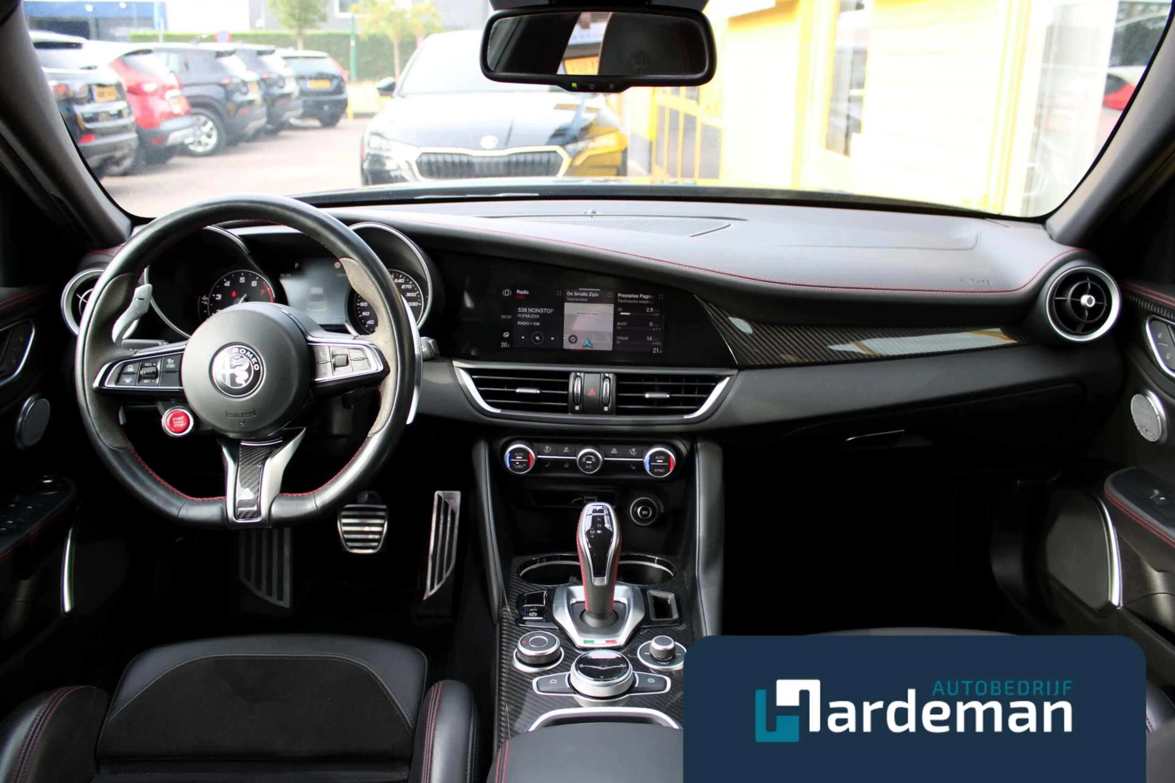 Alfa Romeo Giulia 2.9 V6 Quadrifoglio H/K Driver assist. — photo 2