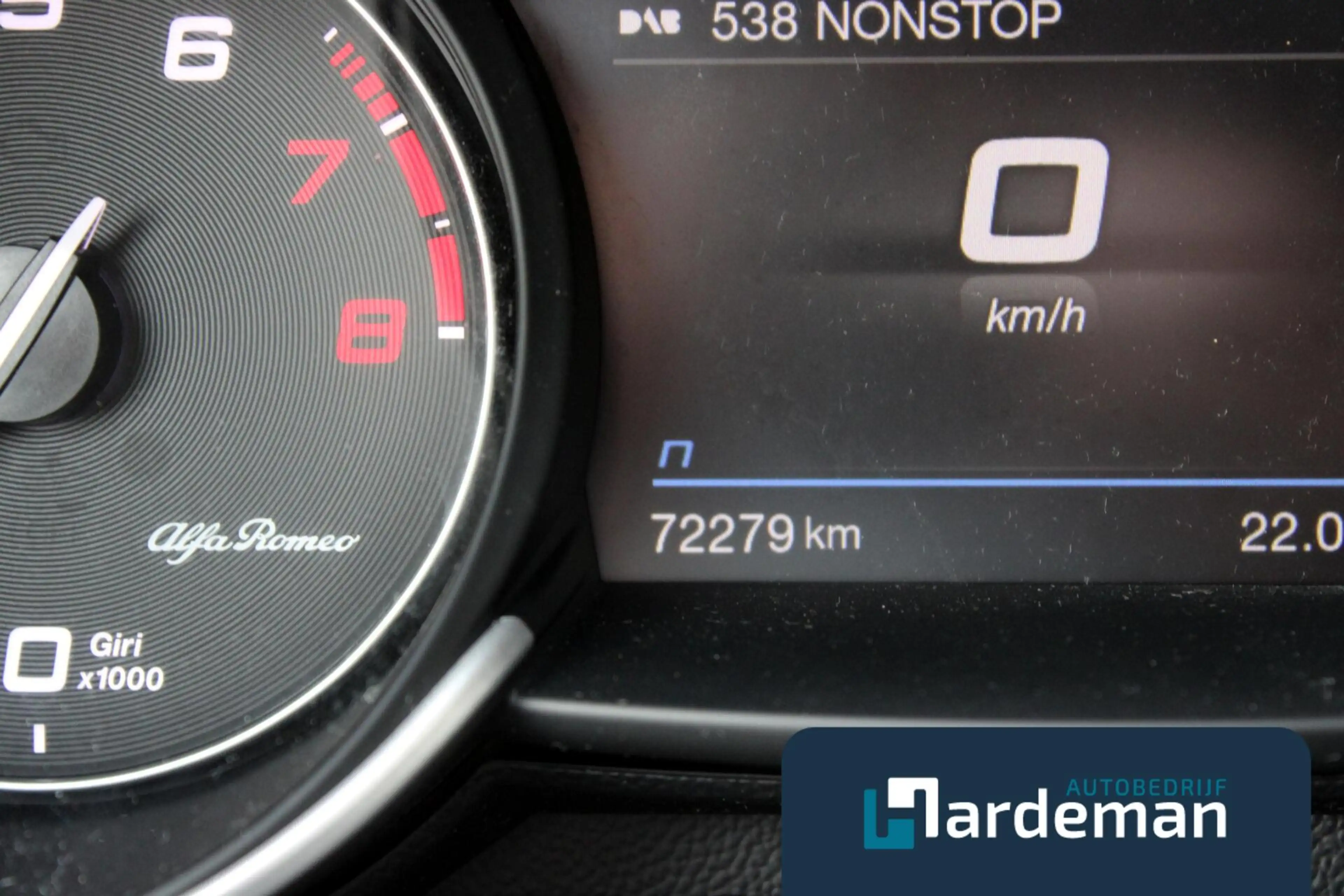 Alfa Romeo Giulia 2.9 V6 Quadrifoglio H/K Driver assist. — photo 3