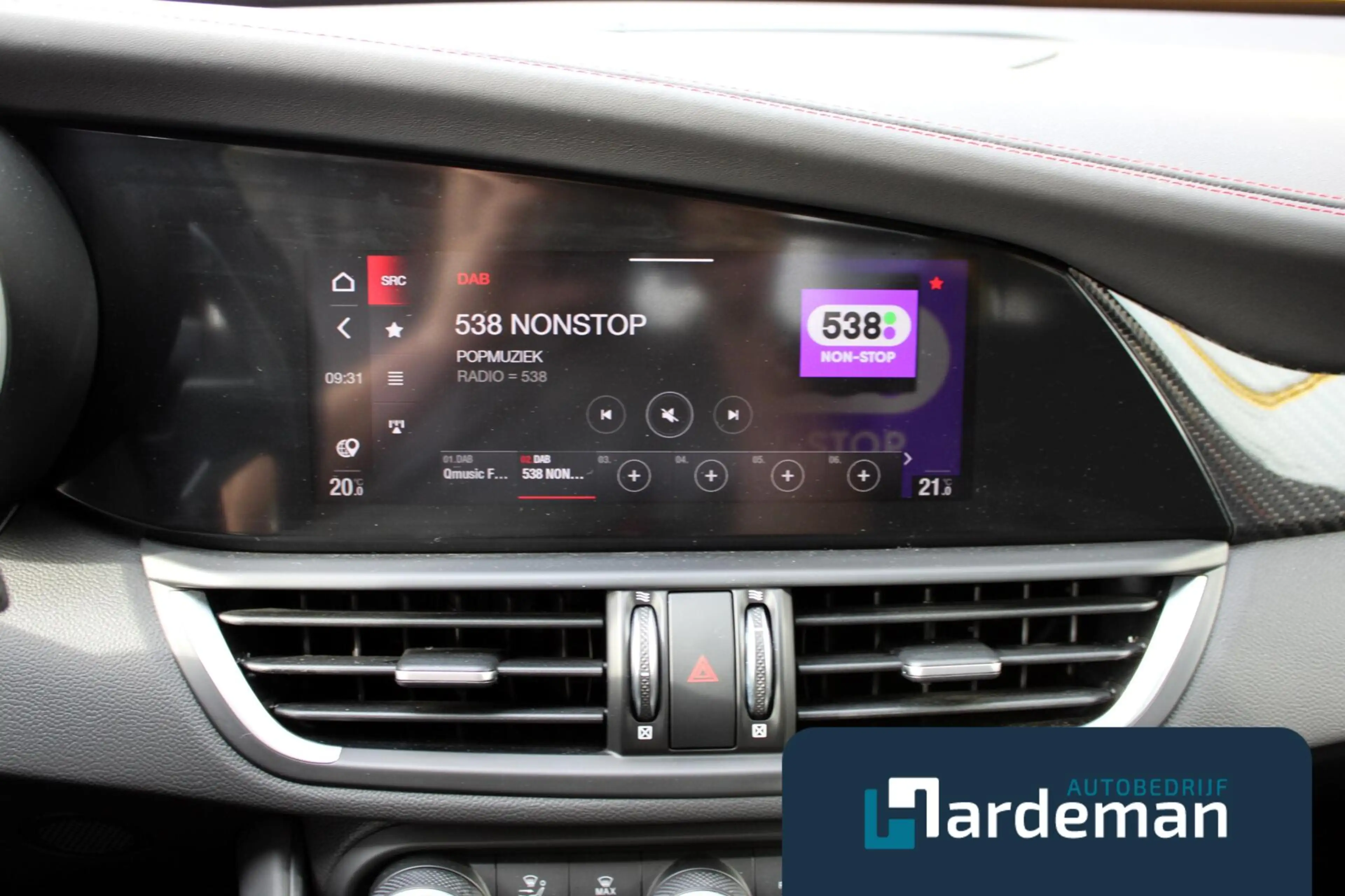 Alfa Romeo Giulia 2.9 V6 Quadrifoglio H/K Driver assist. — photo 14