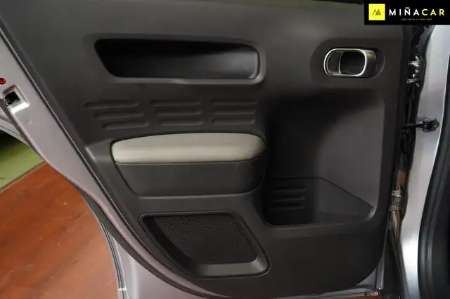 Citroen C4 Cactus view 18