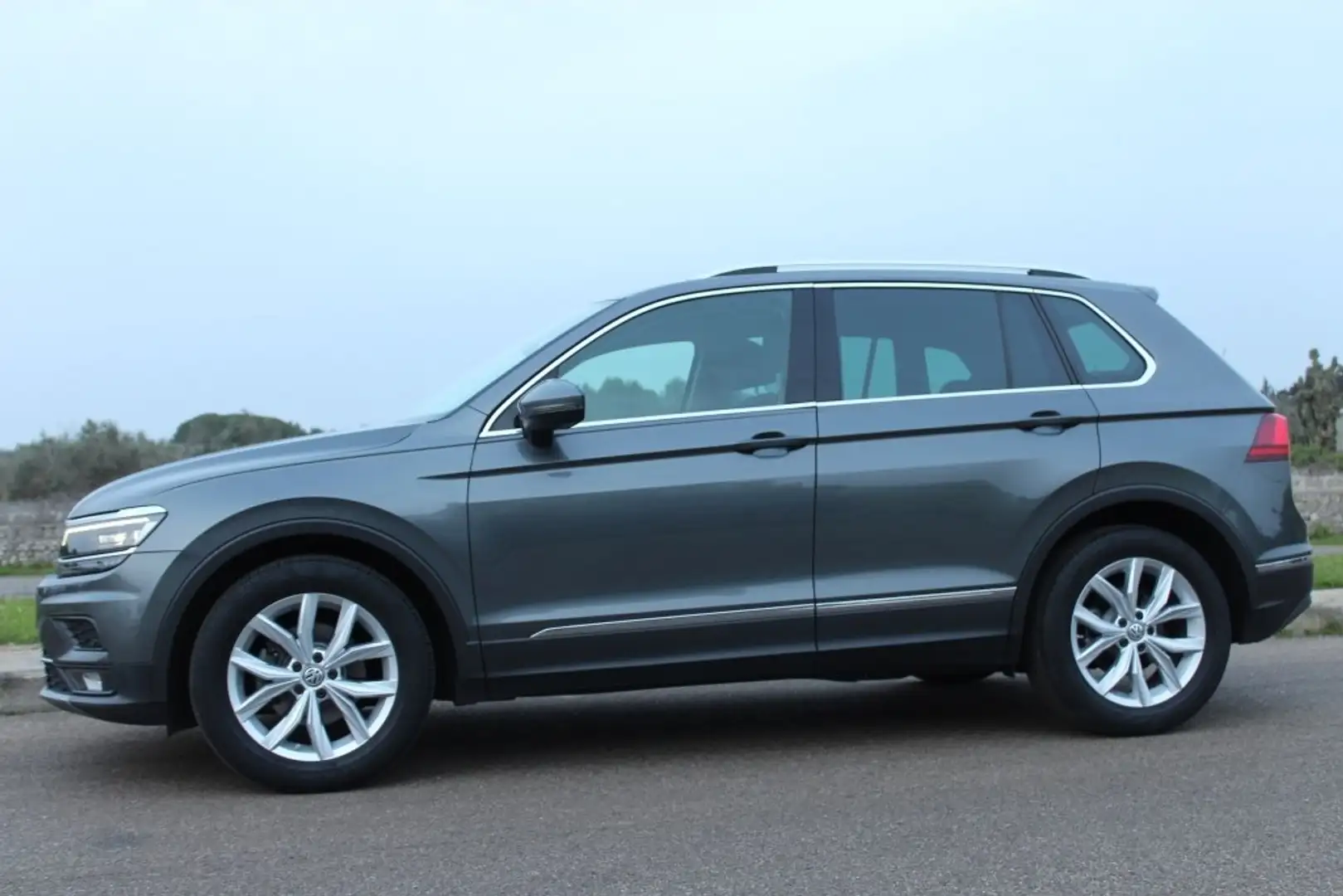 Volkswagen Tiguan 2.0 TDI 150CV DSG *VIRTUAL COCKPIT *FULL LED Gris - 2