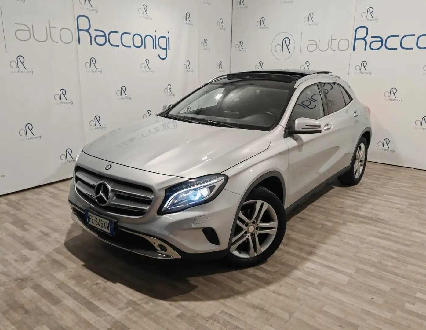 Mercedes-Benz GLA 180 GLA 180 Sport auto- Tetto apribile/Navi/Telecamera Argento - 2