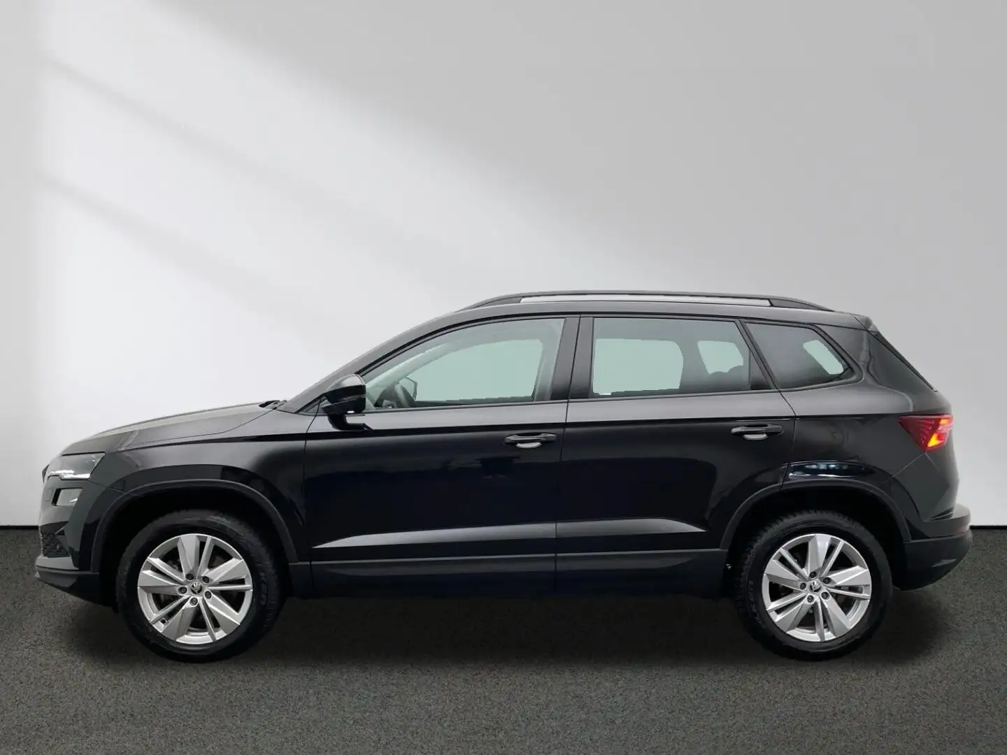Skoda Karoq Selection 1.5 TSI DSG Navi CarPlay Matrix Schwarz - 2