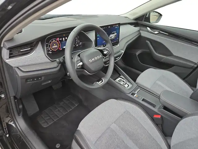 Skoda Octavia view 4