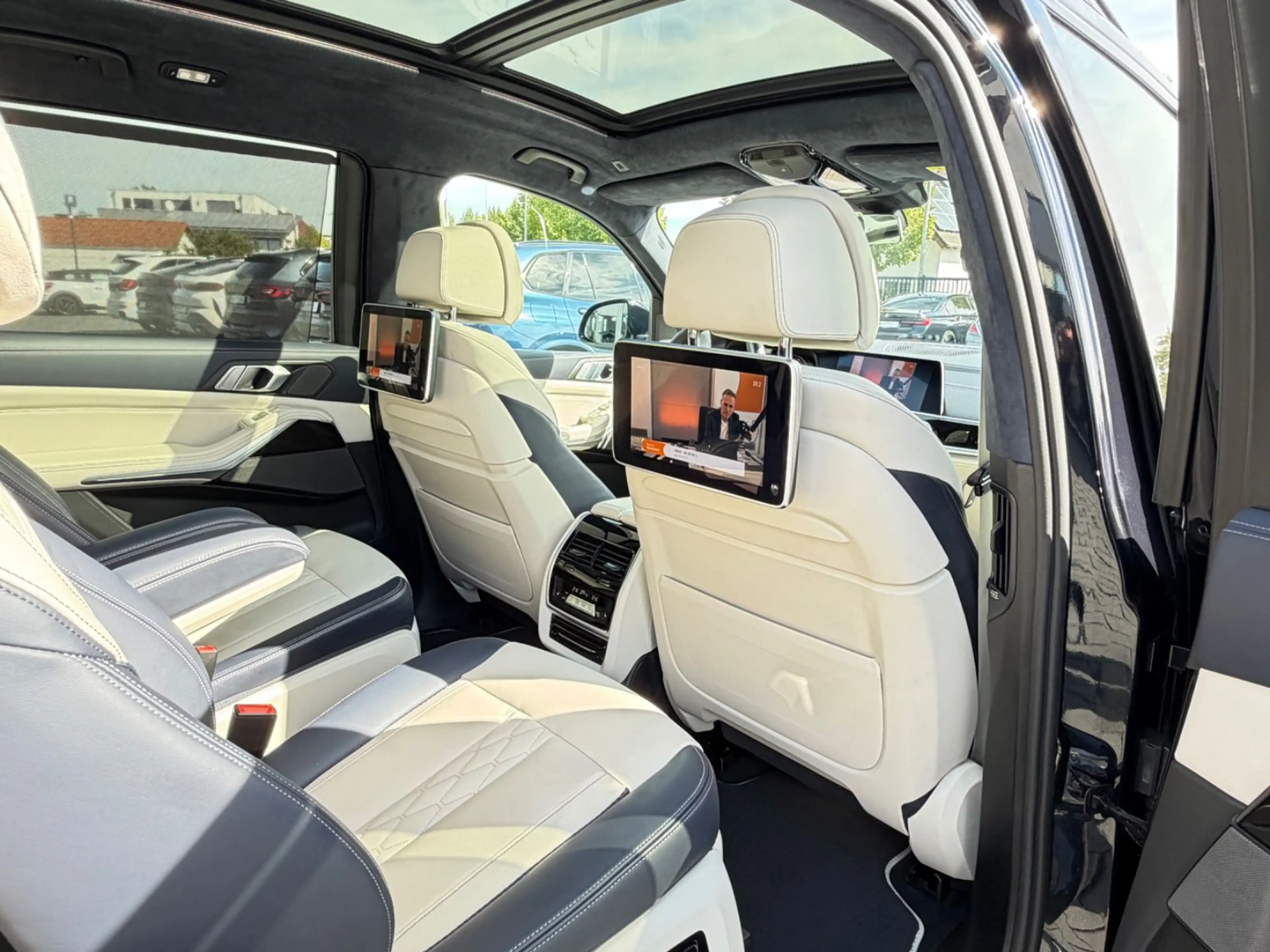 BMW X7 *M50xd*M-SPORTPAKET*3xTV*6xSITZER*ACC*HUD*360 — photo 2
