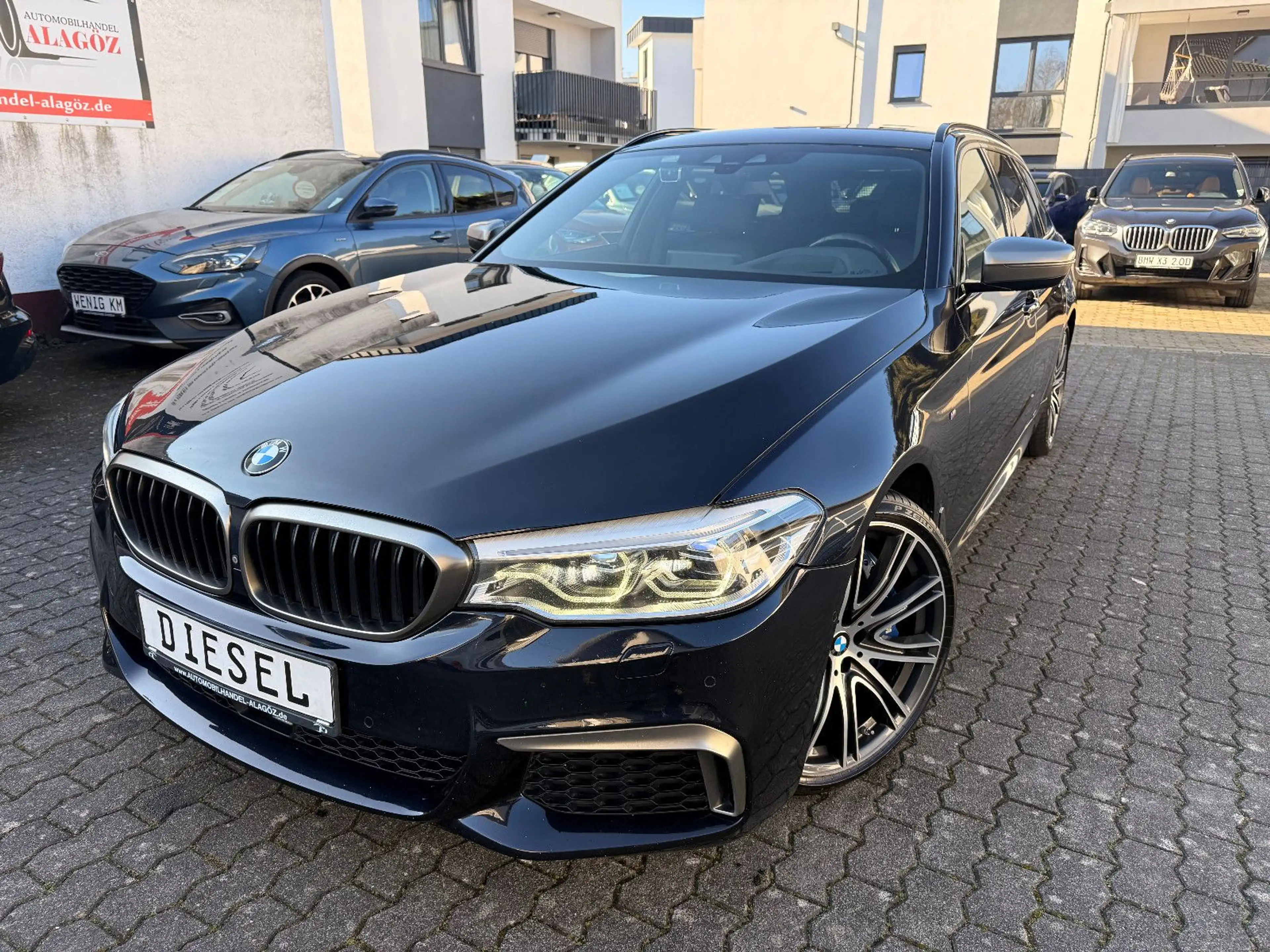 BMW 550 d xDrive TOURING M-SPORTPAKET Head-Up VOLL