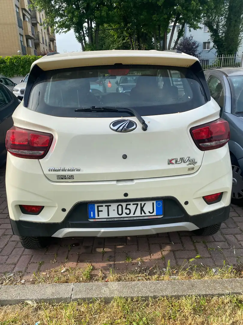 Mahindra KUV100 KUV1001.2 K8 Weiß - 2