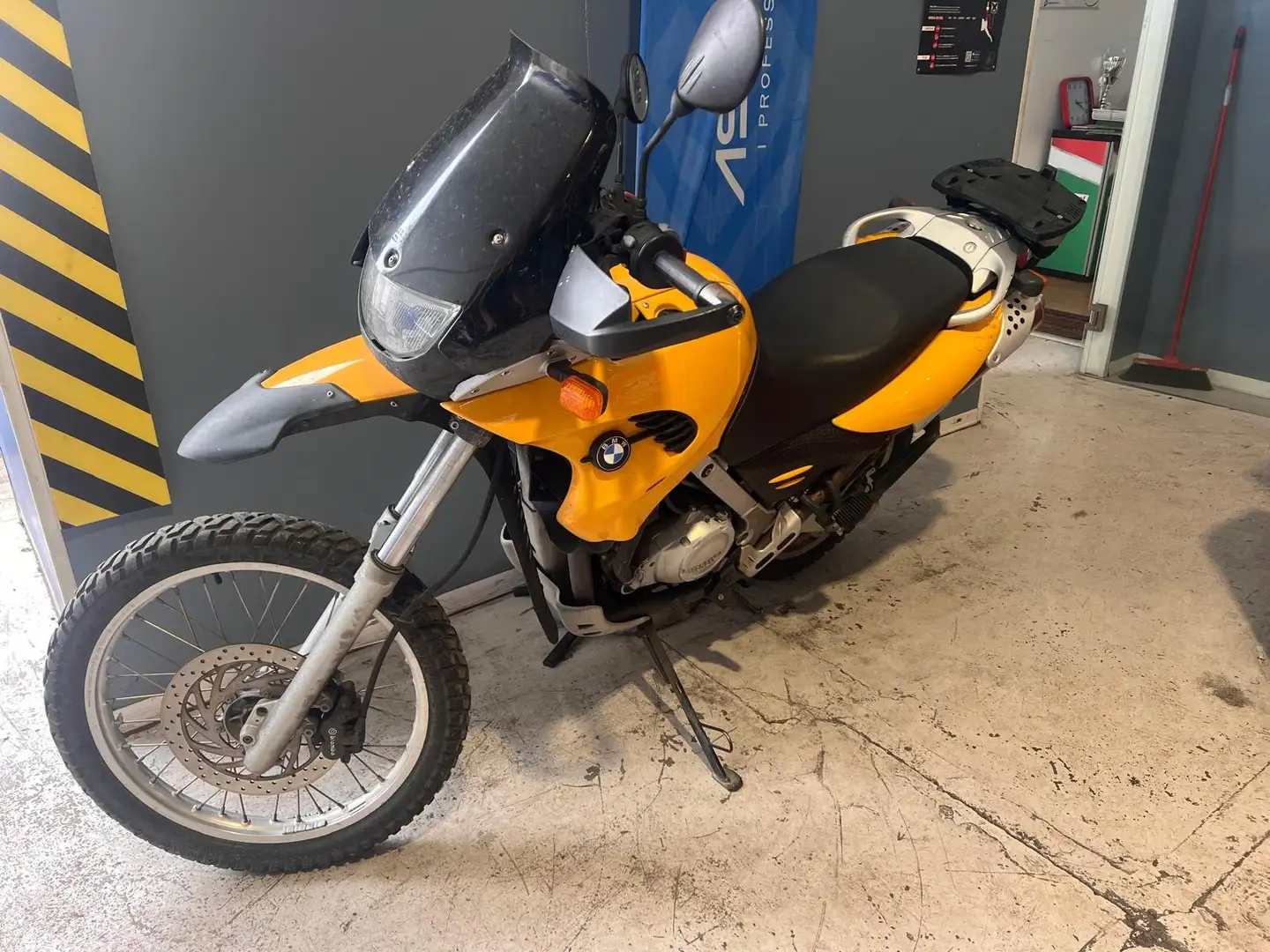 BMW F 650 GS Dakar Jaune - 2