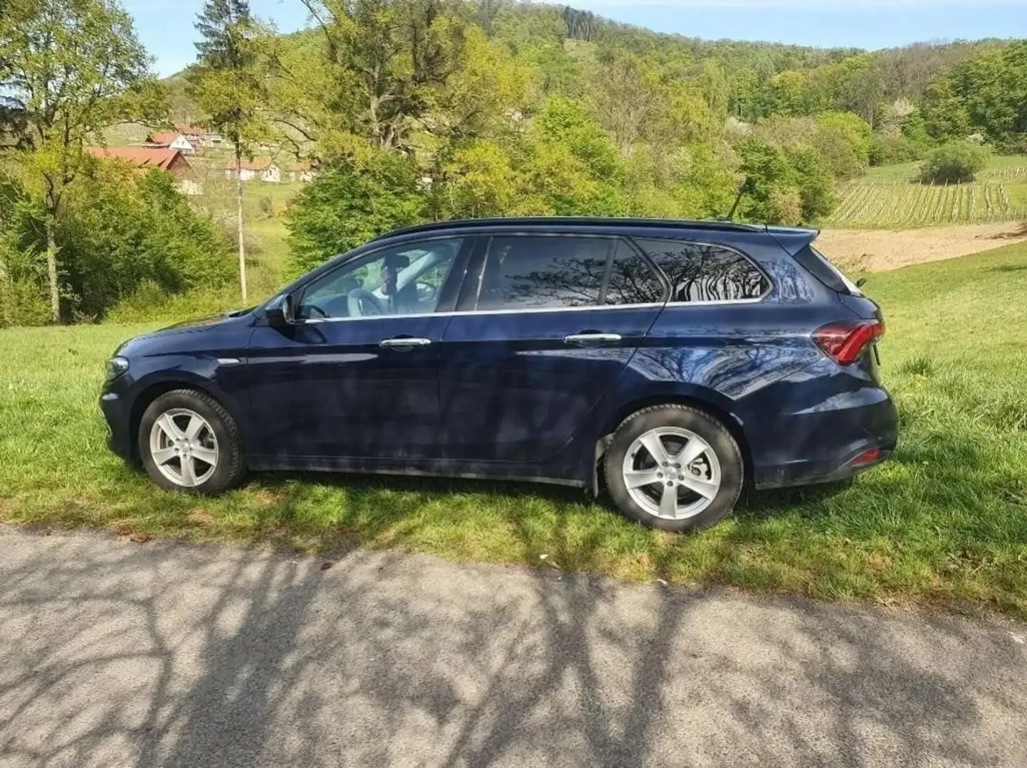 Fiat Tipo MultiJet 120 SCR Lounge Blau - 2