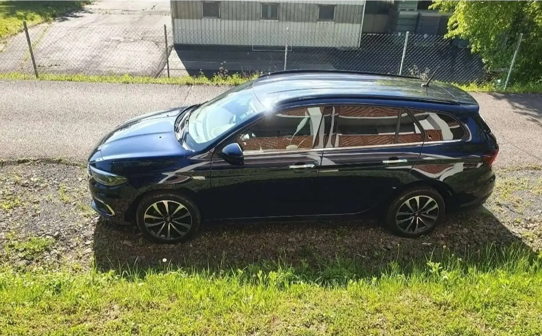 Fiat Tipo MultiJet 120 SCR Lounge Blau - 1