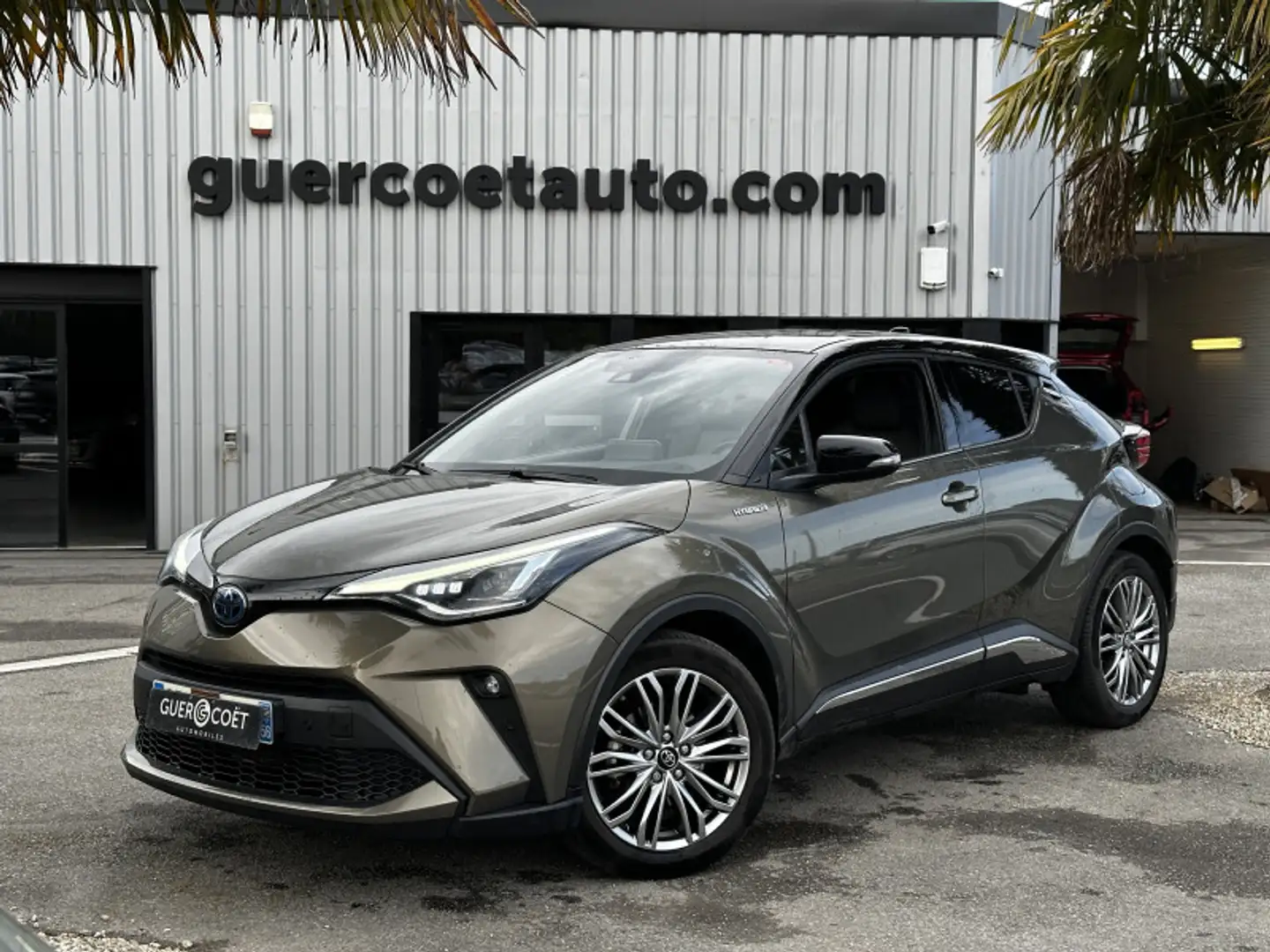 Toyota C-HR 184H DISTINCTIVE 2WD E-CVT MY20 Groen - 1