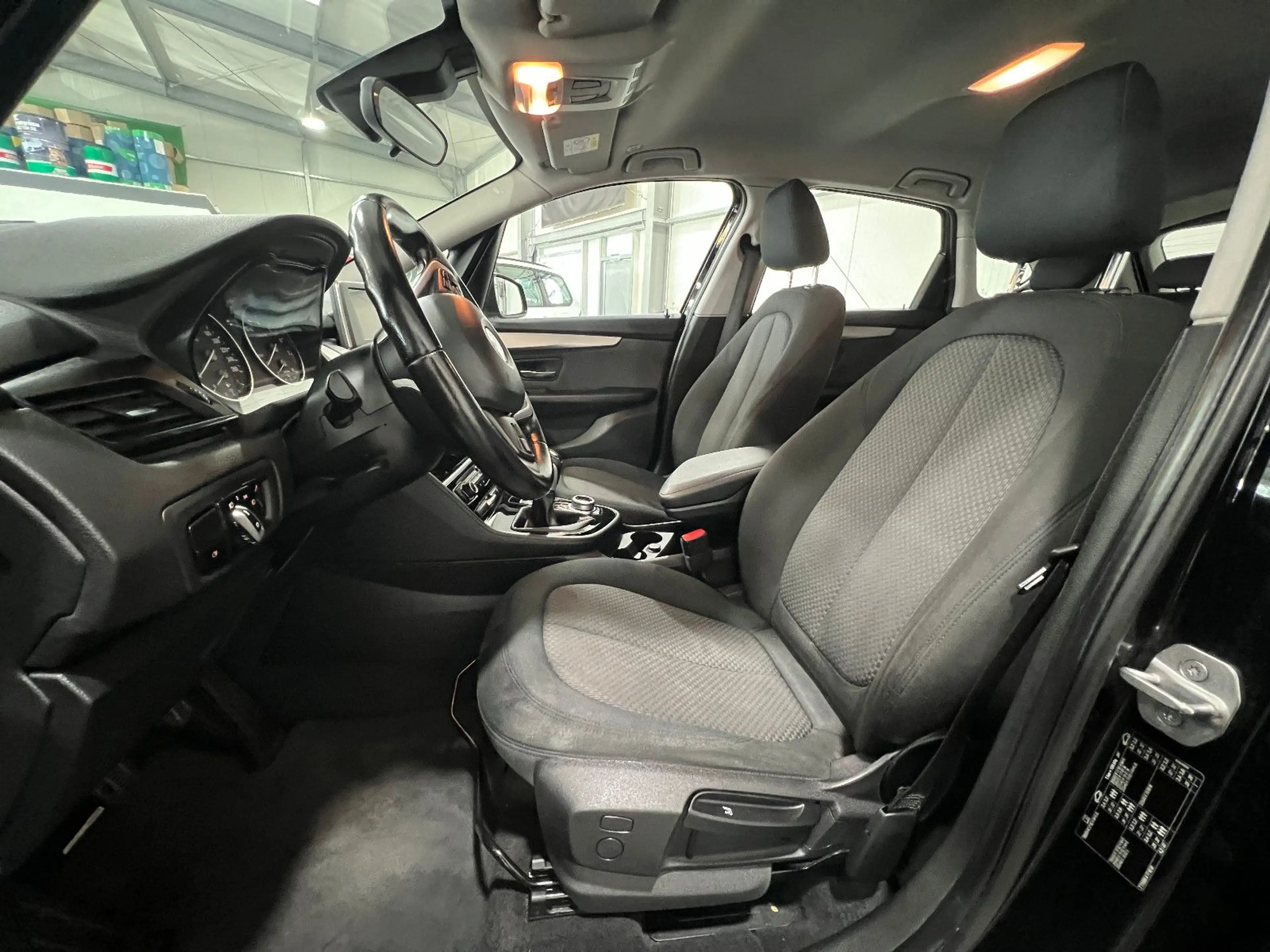 BMW 216 **Navi*SHZ*PDC*BT** — photo 10
