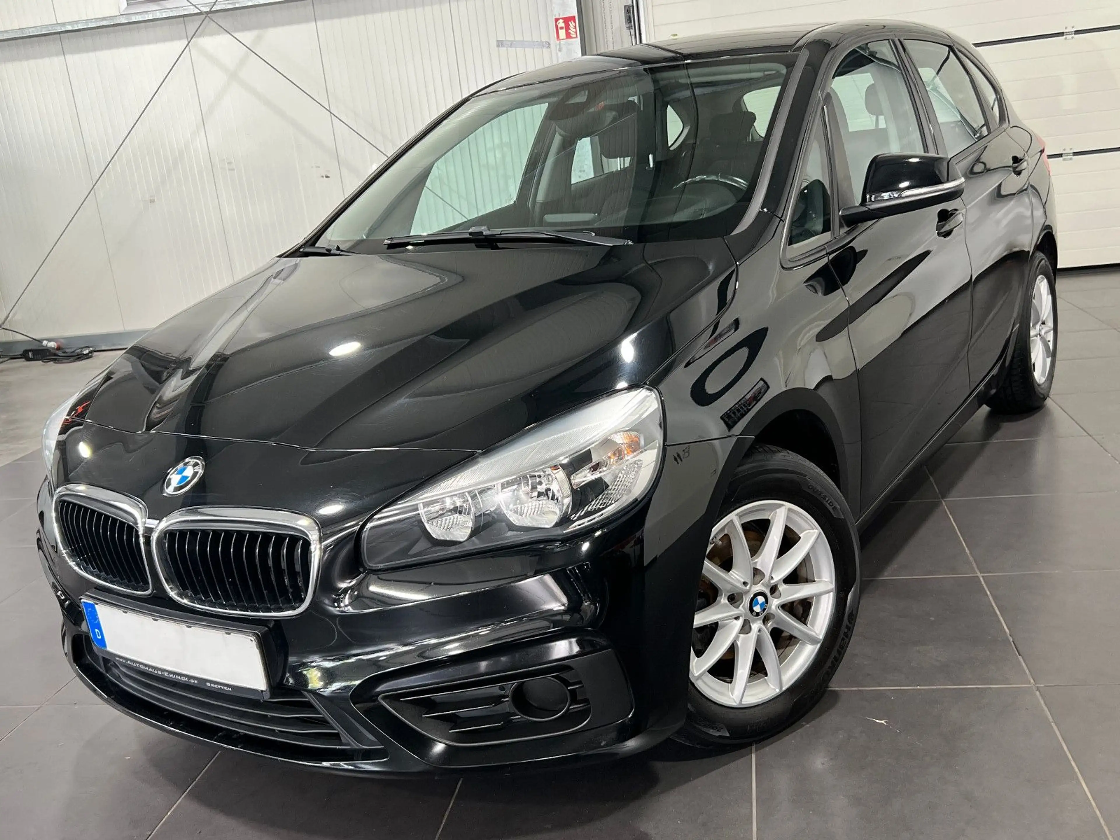 BMW 216 **Navi*SHZ*PDC*BT**