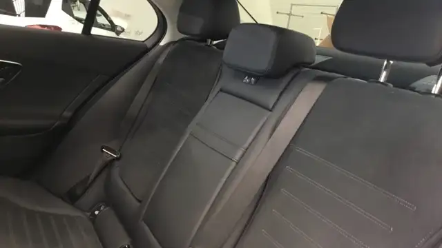 Mercedes-Benz C-Class view 11