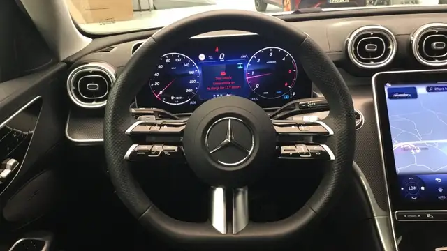 Mercedes-Benz C-Class view 9
