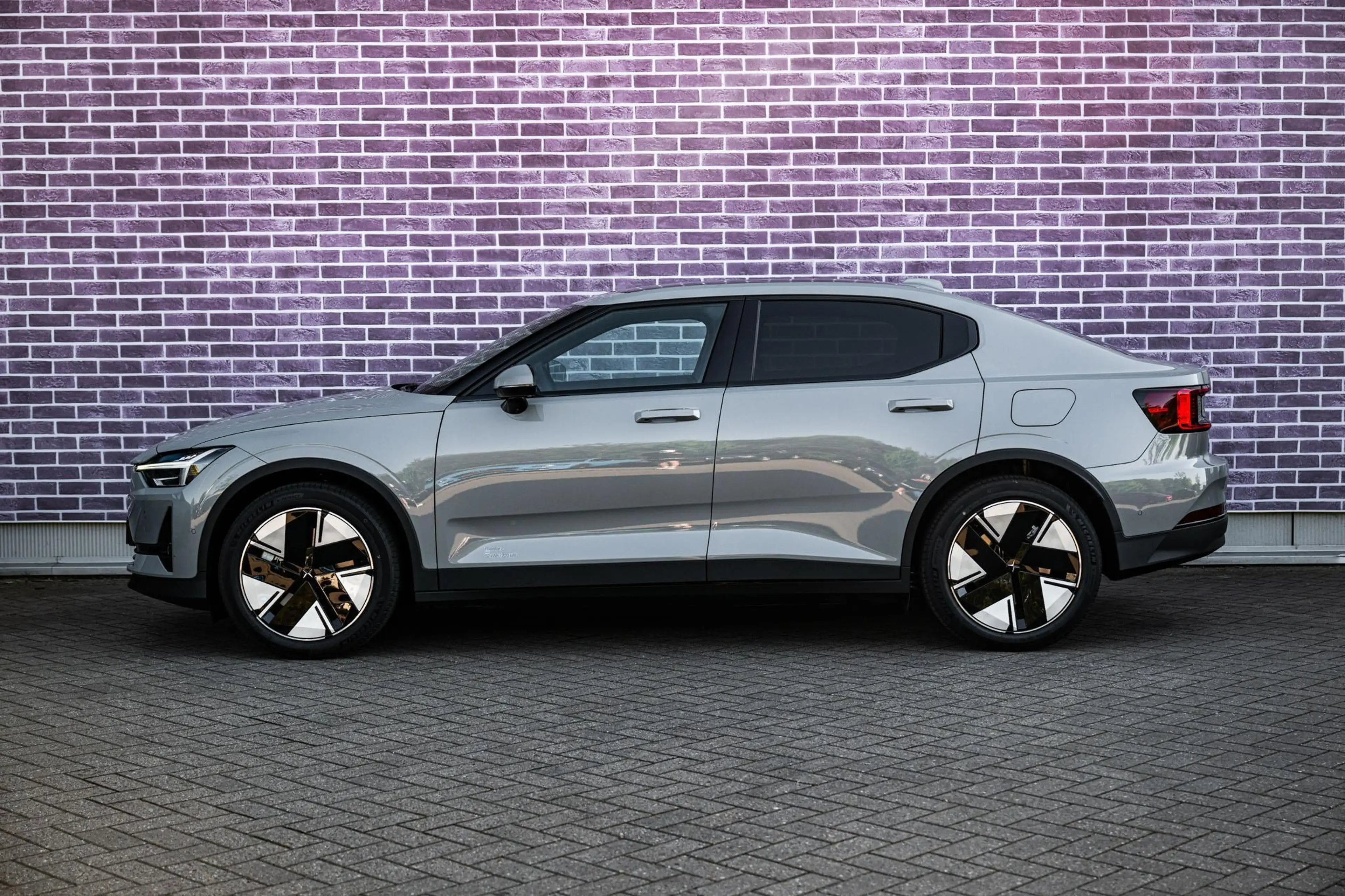 Polestar 2 Long Range Single Motor Prime 82 kWh | Pilot assis — photo 4