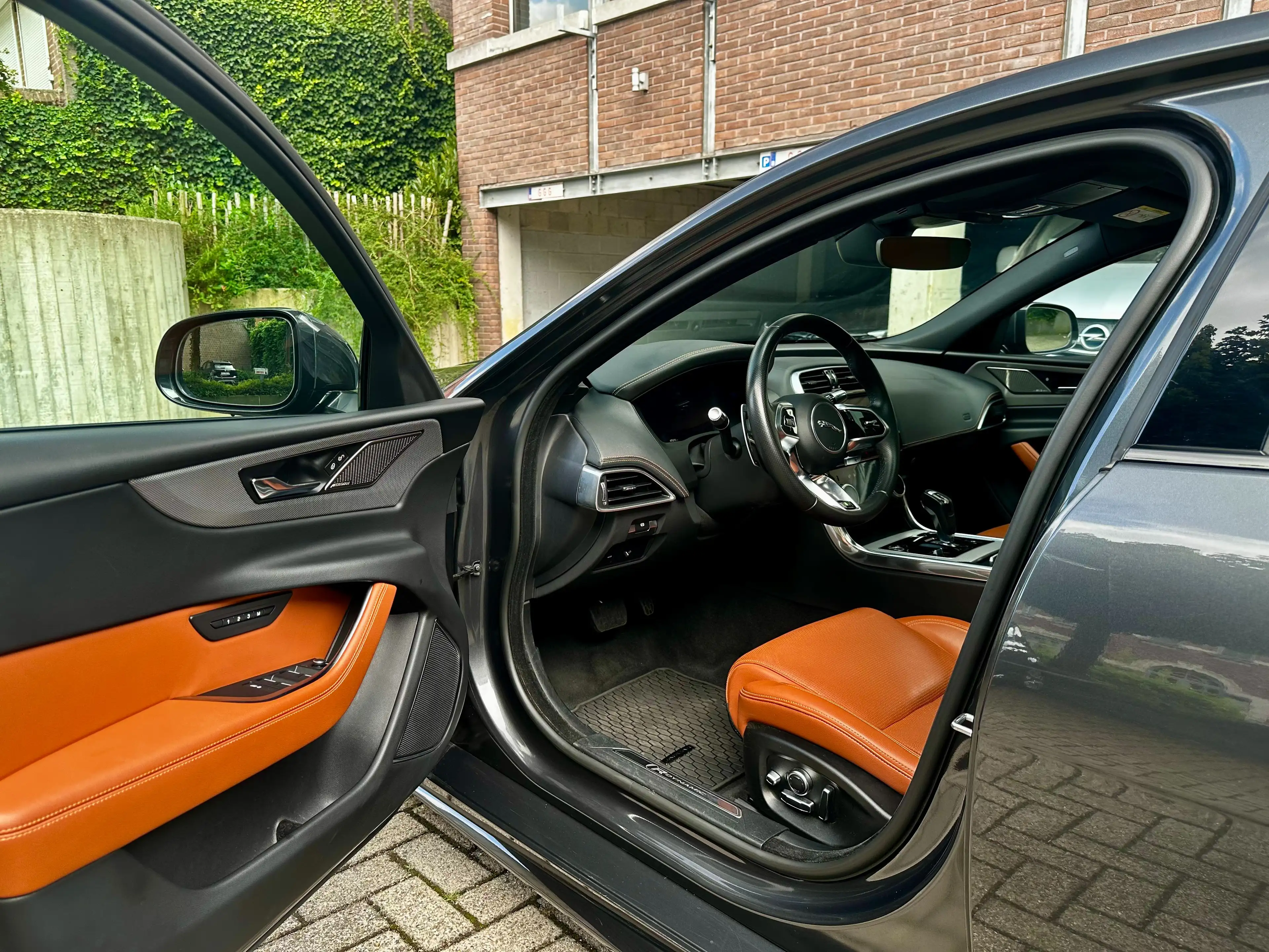 Jaguar XE XE 2.0 T P250 R-Dynamic SE/GARANTIE 12 MOIS — photo 9