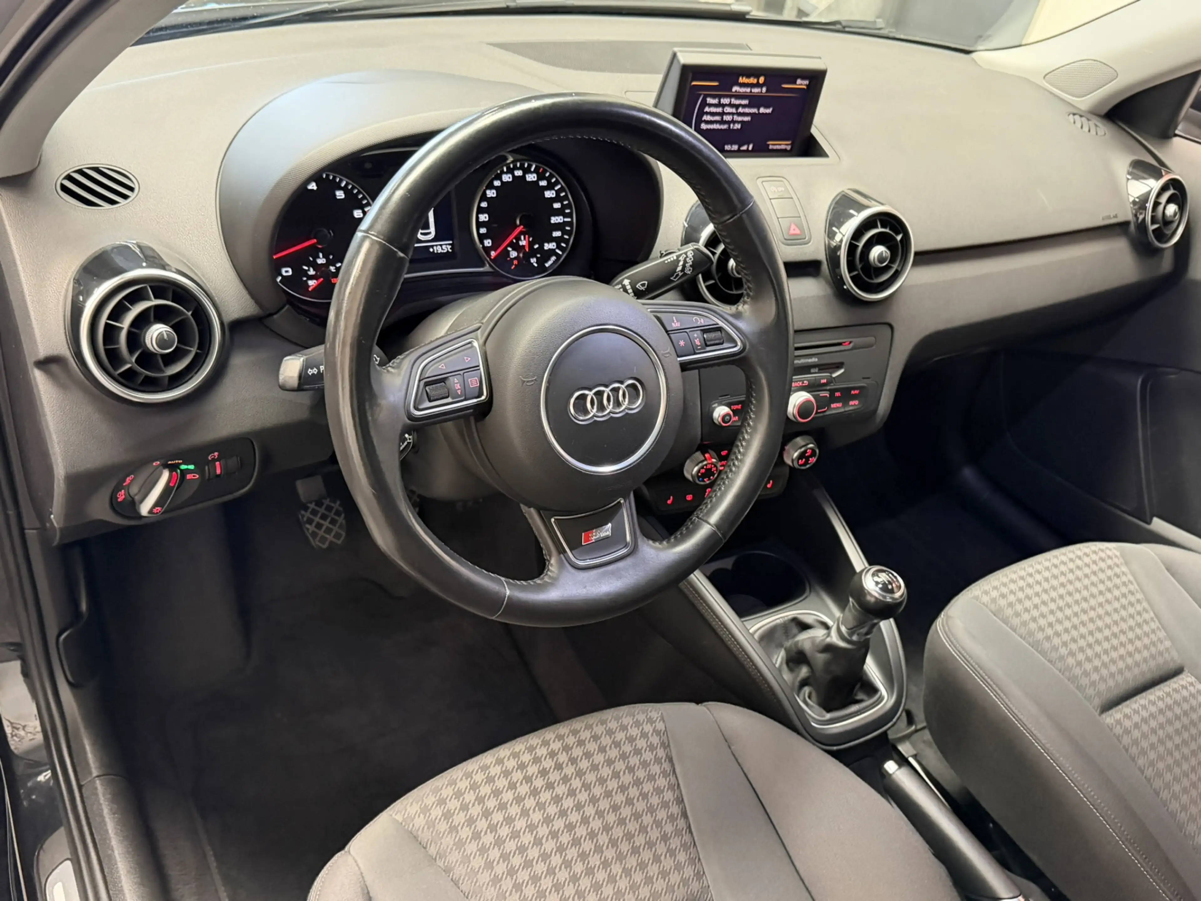 Audi A1 SPORTBACK 1.4 TFSI PROLINE S CRUISE CONTROL CLIMAT — photo 11