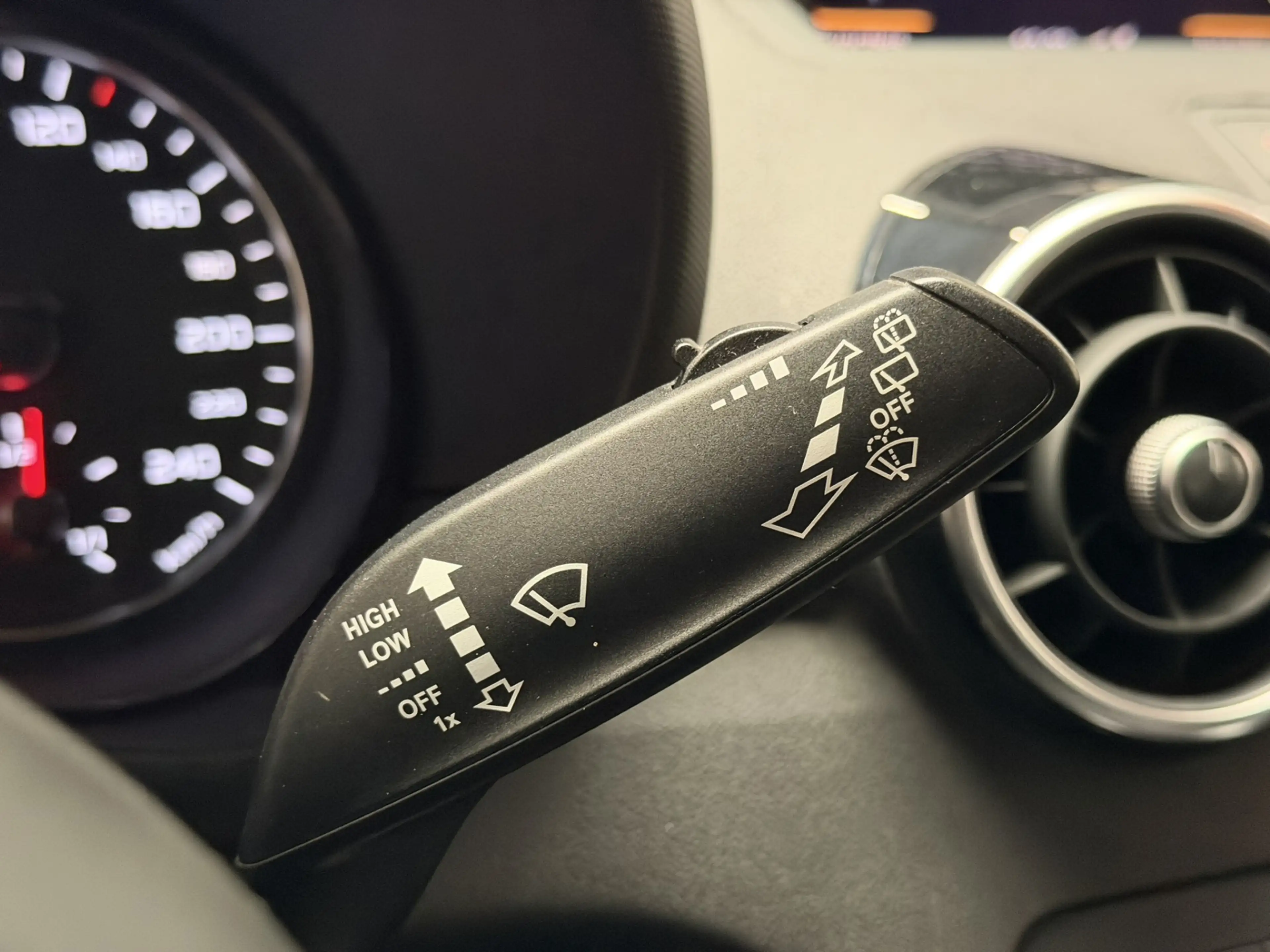 Audi A1 SPORTBACK 1.4 TFSI PROLINE S CRUISE CONTROL CLIMAT — photo 36