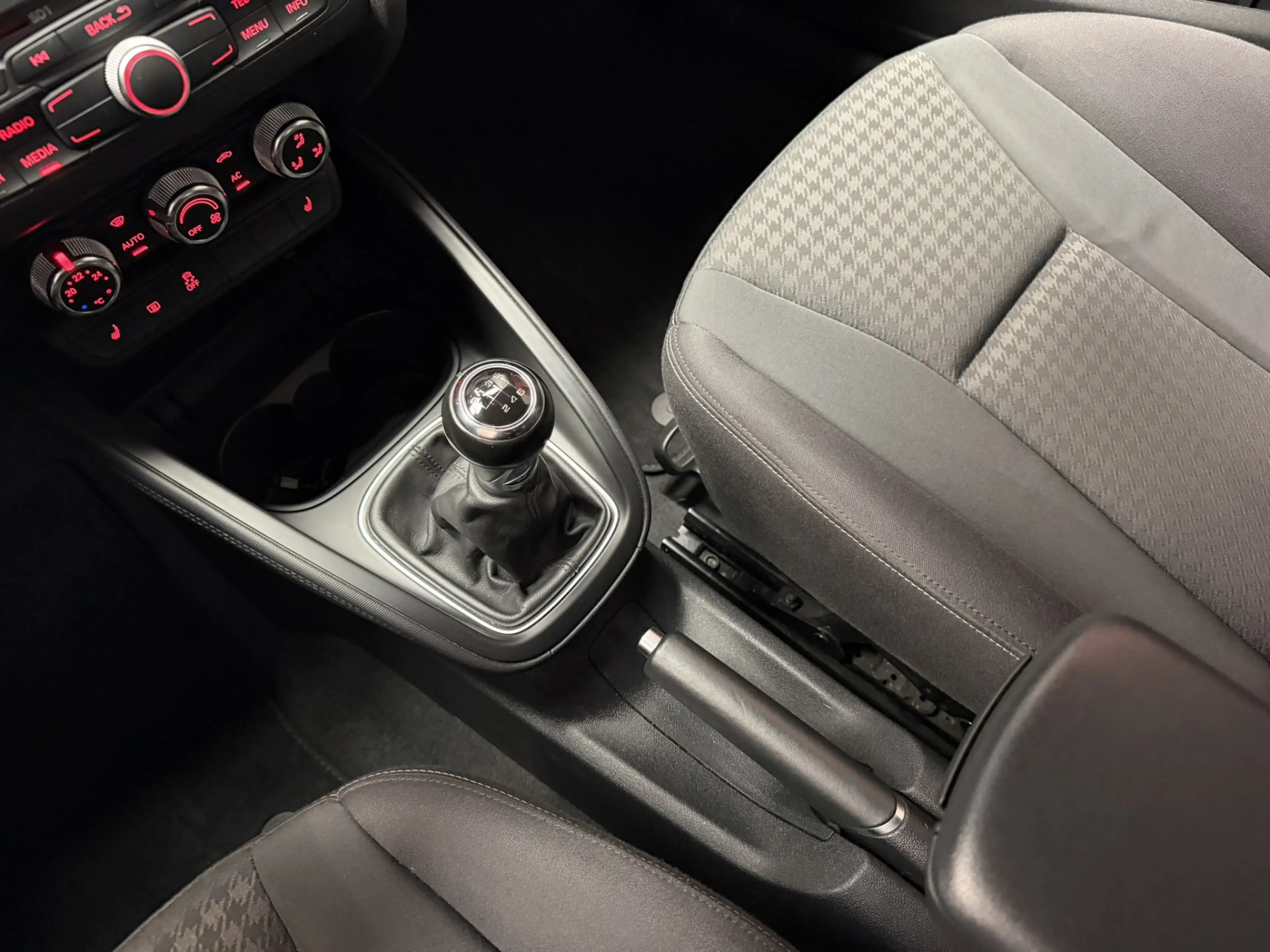 Audi A1 SPORTBACK 1.4 TFSI PROLINE S CRUISE CONTROL CLIMAT — photo 33