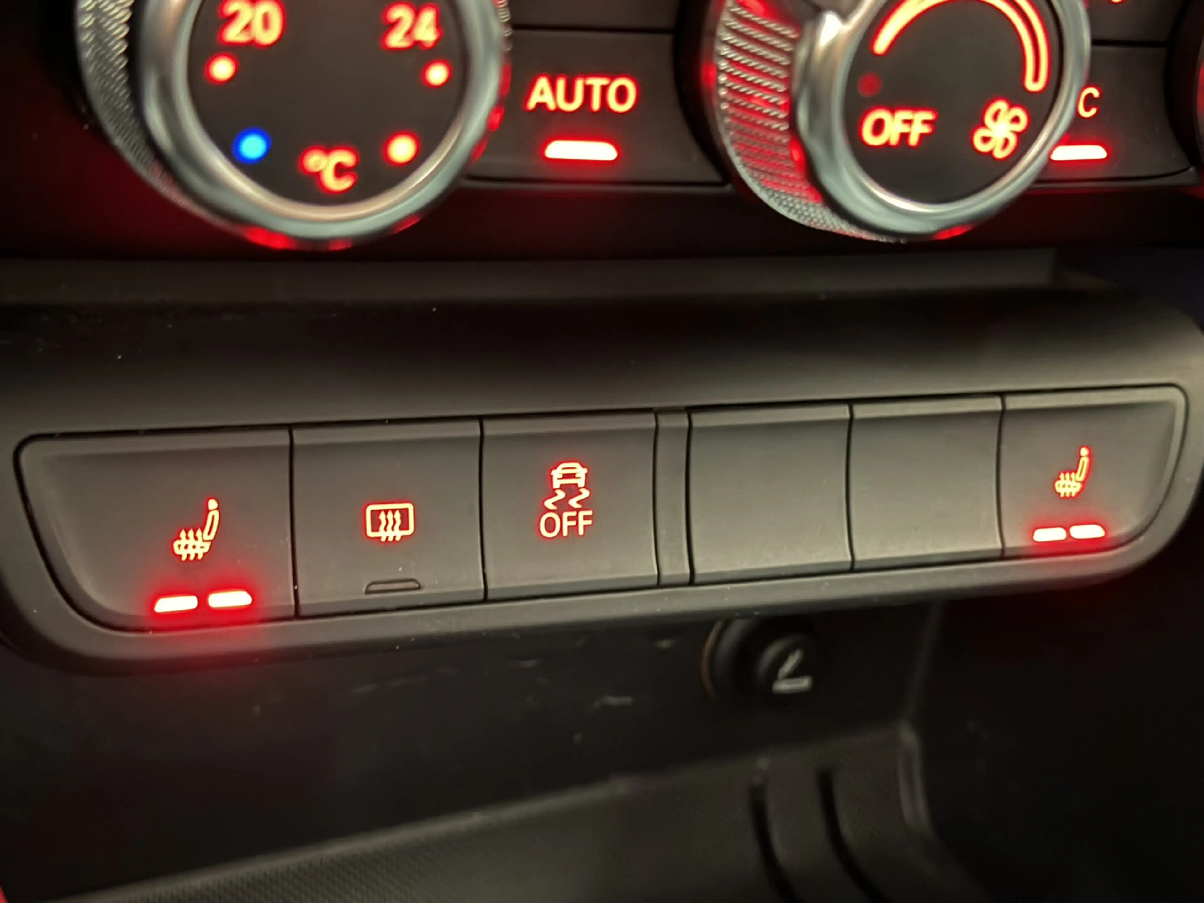 Audi A1 SPORTBACK 1.4 TFSI PROLINE S CRUISE CONTROL CLIMAT — photo 32