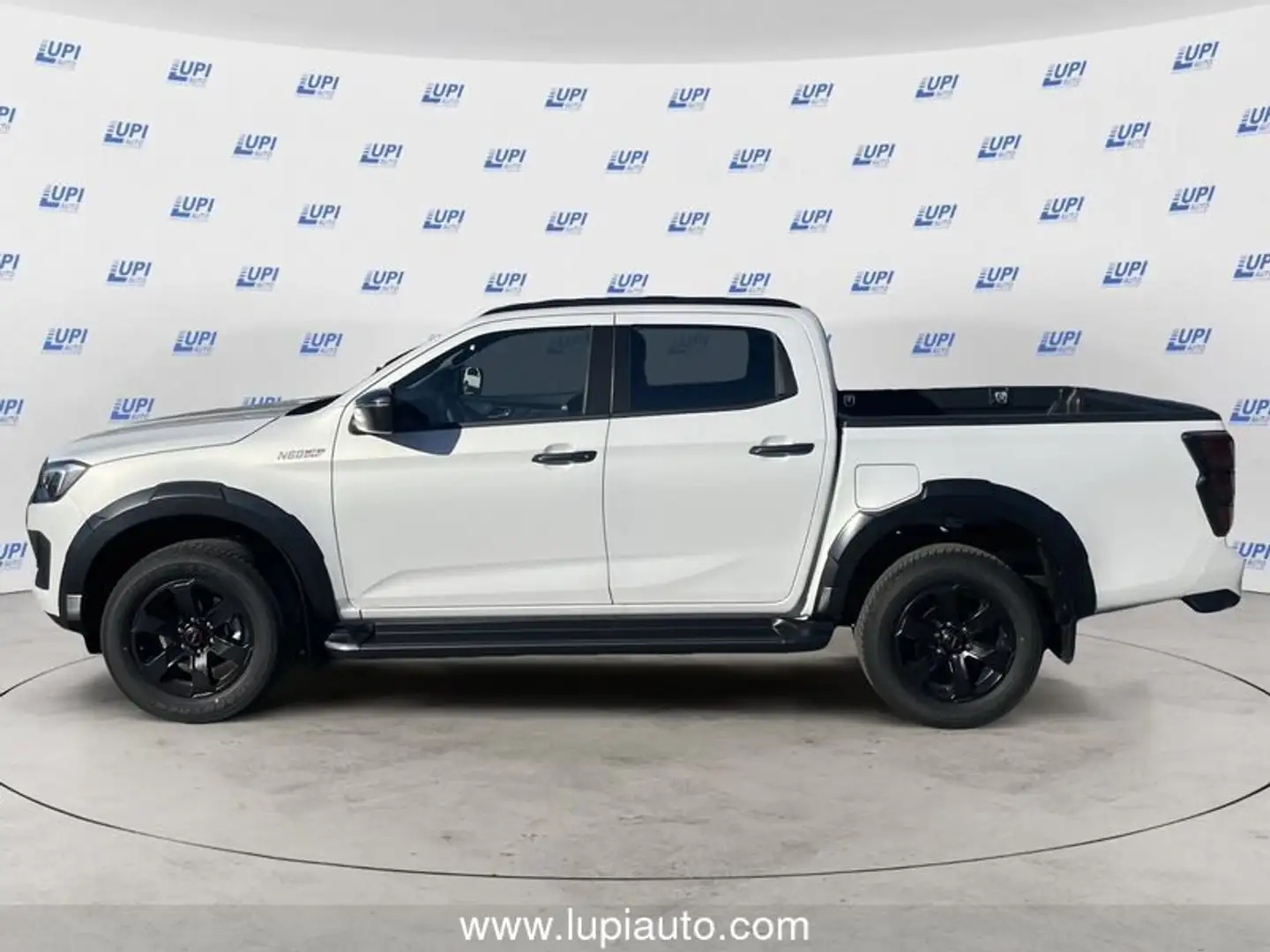 Isuzu D-Max 1.9 aut. Crew Nitro Sport Cab Bianco - 2