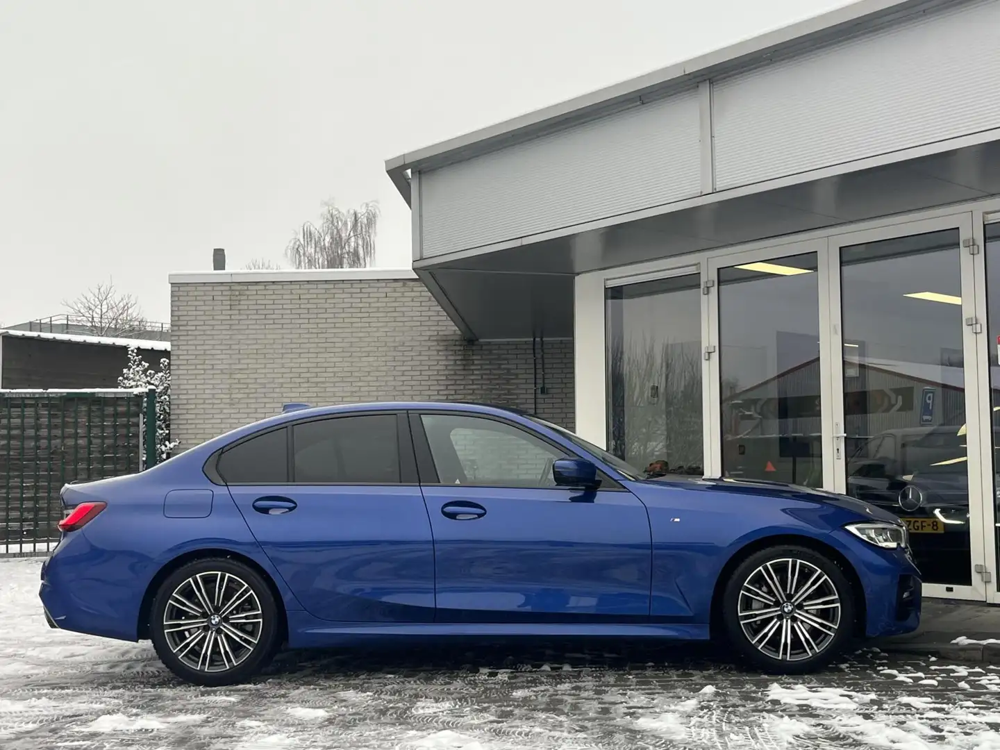 BMW 330 3-serie 330i M-SPORT LASER+ACC+CAPLAY+LEDER+STOELV Bleu - 2