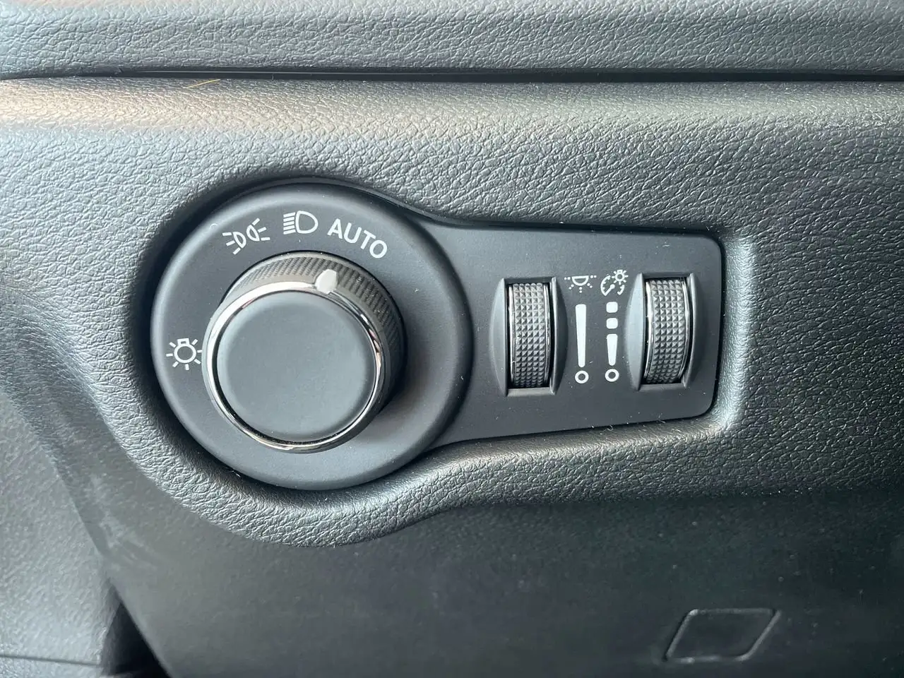Chrysler Grand Caravan снимка Chrysler Grand Caravan