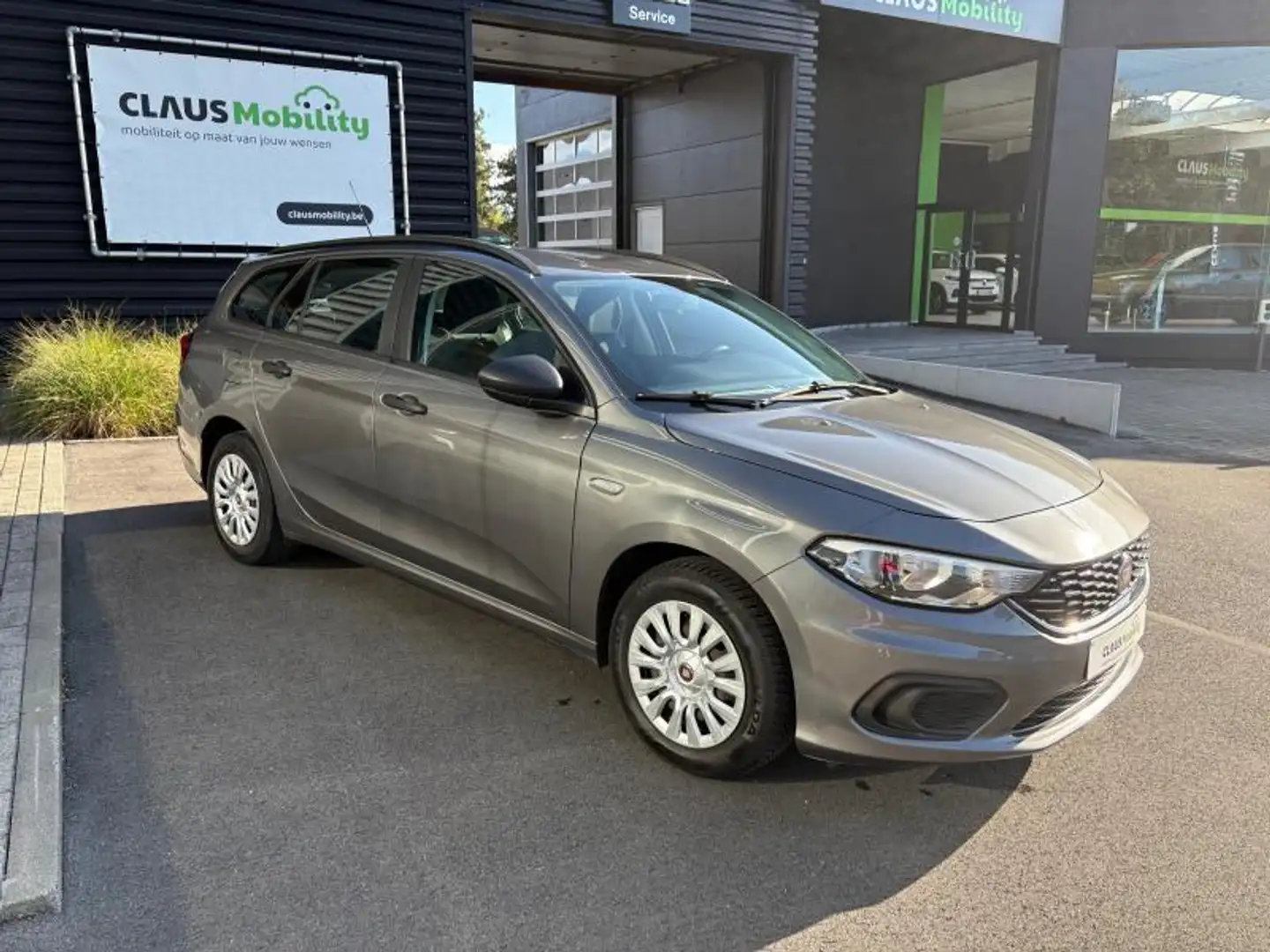 Fiat Tipo POP Gris - 1