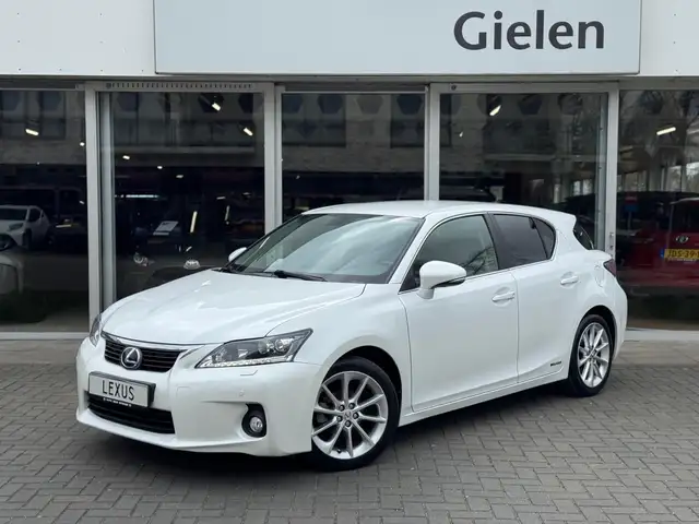 Lexus CT 200h | Parelmoer wit, Parkeersensoren voor + achter, St