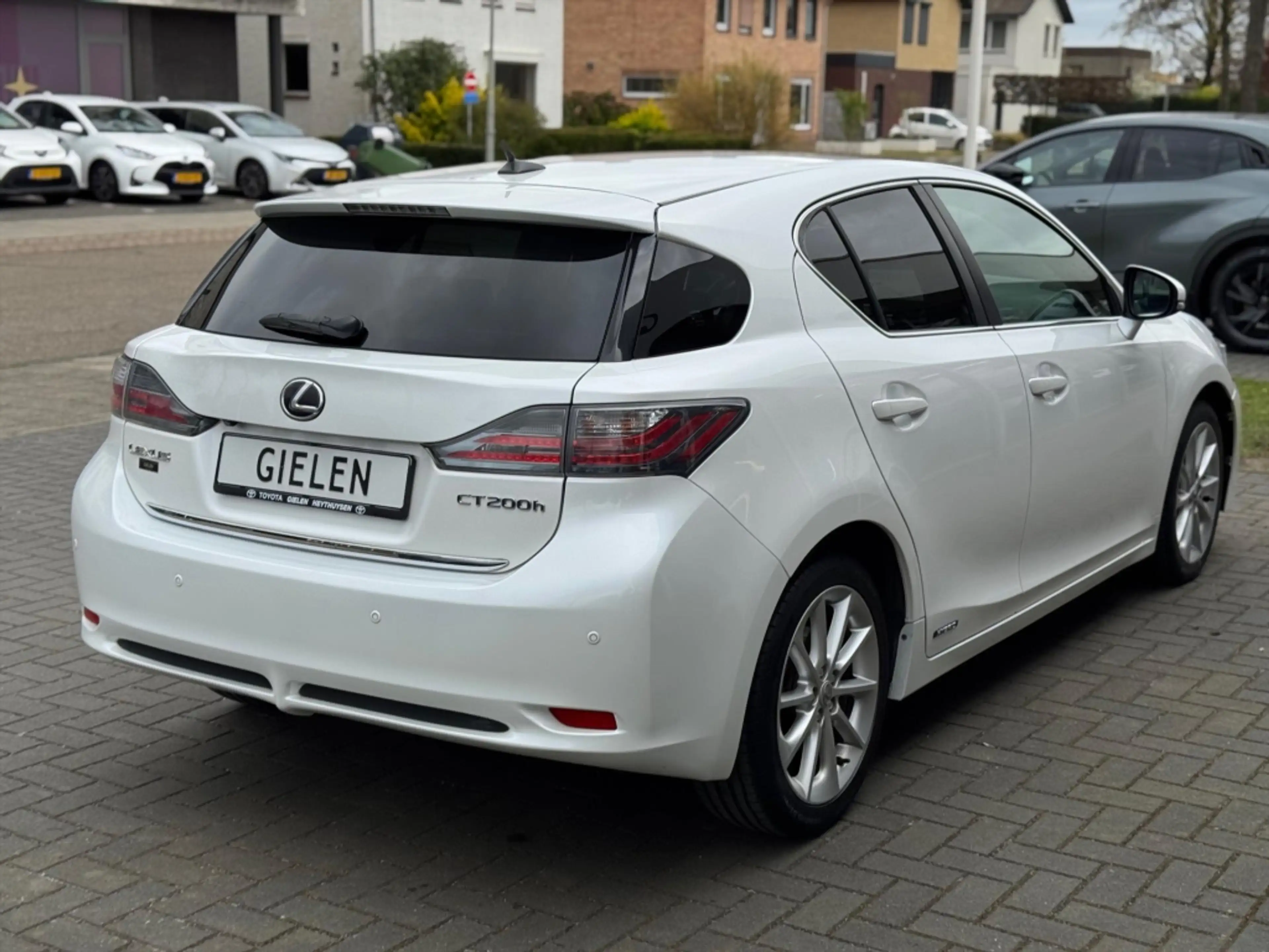 Lexus CT 200h | Parelmoer wit, Parkeersensoren voor + achter, St — photo 4