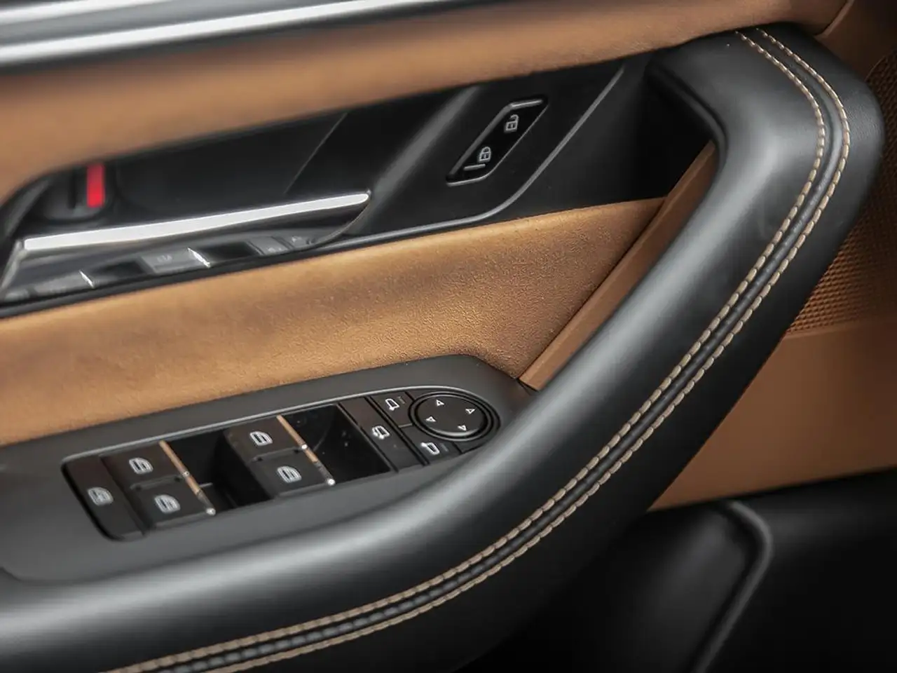Mazda CX-70 PHEV снимка Mazda CX-70 PHEV