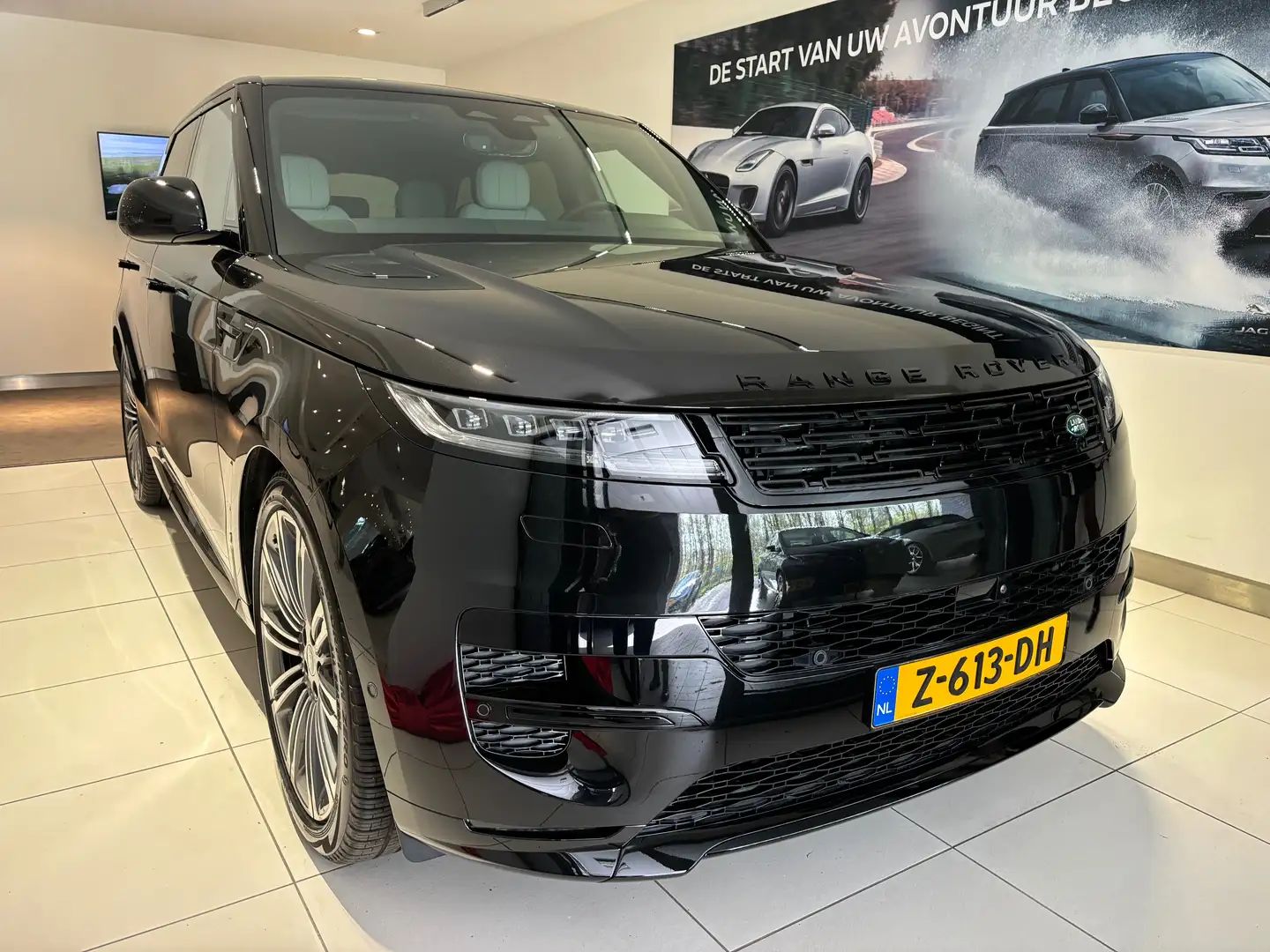 Land Rover Range Rover Sport Range Rover Sport P460e Dynamic SE PHEV BTW Zwart - 2