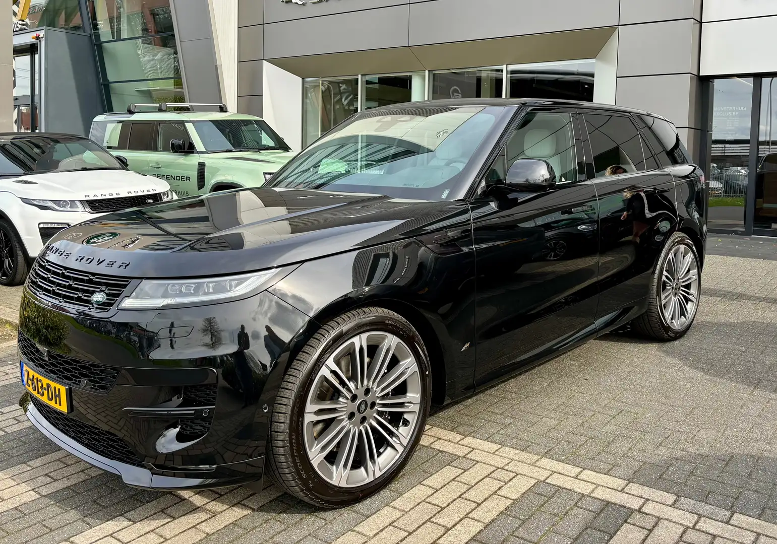 Land Rover Range Rover Sport Range Rover Sport P460e Dynamic SE PHEV BTW Zwart - 1