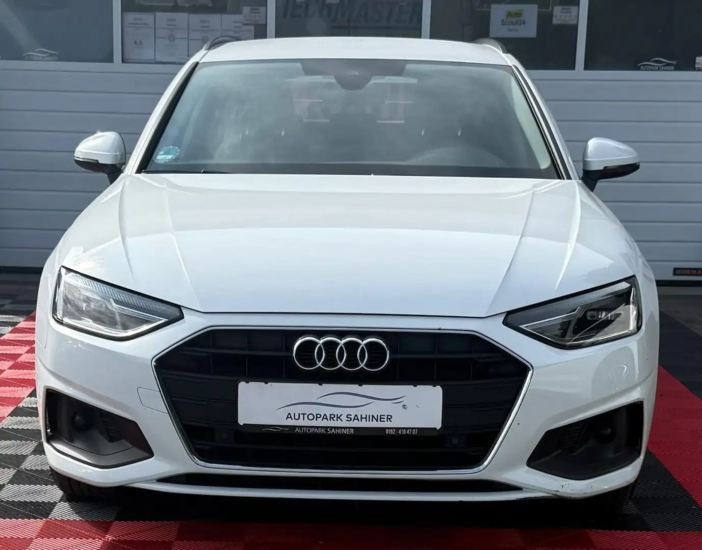 Audi A4 Avant 30 TDI basis Weiß - 2