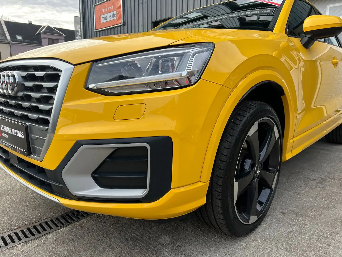 Audi Q2 1.6 TDI sport/LED/ACC/SHZ/Bluet./Leder/Navi Gelb - 2