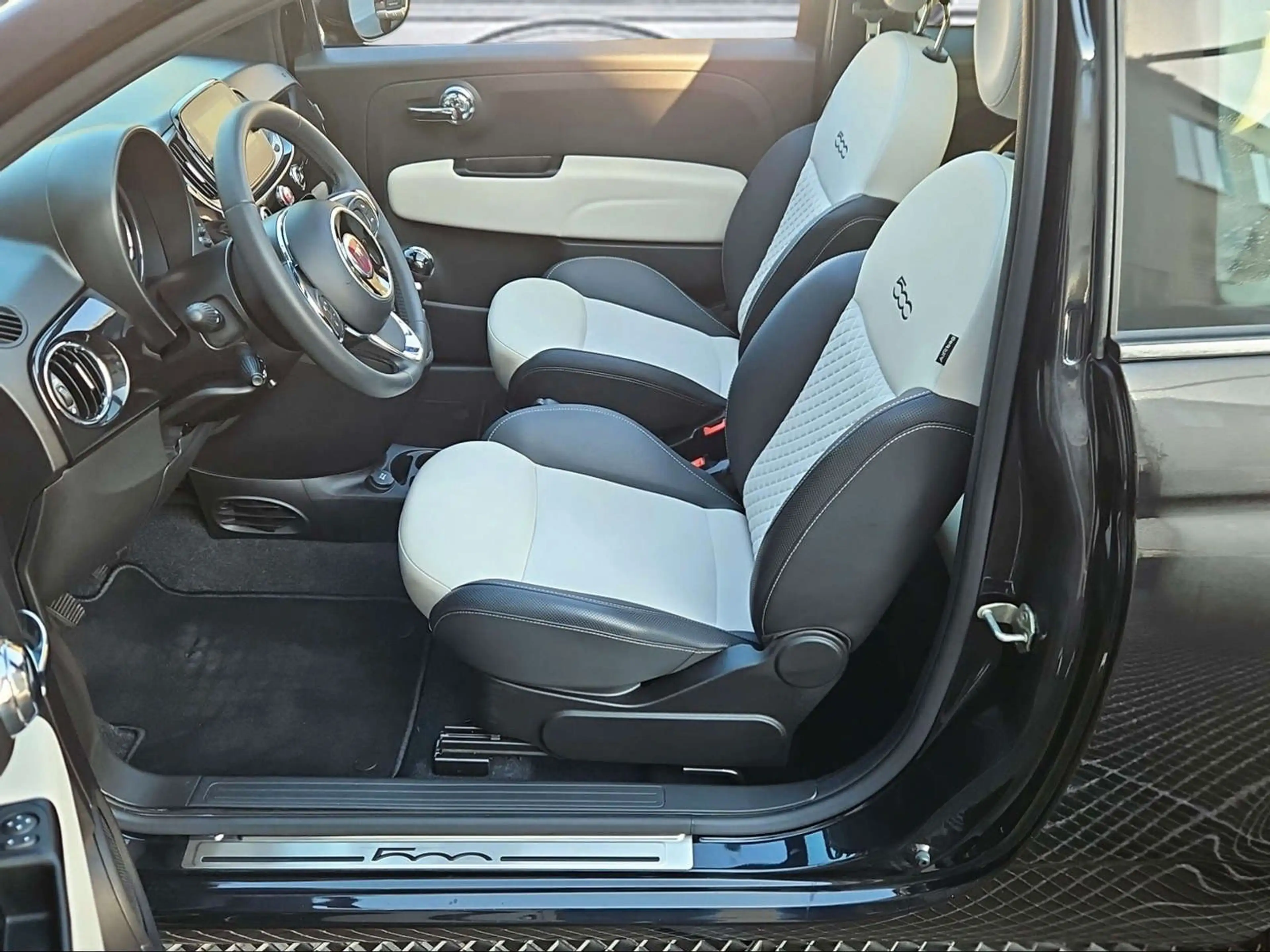 Fiat 500C *DOLCEVITA*PDC*NAVI*CARPLAY* — photo 6