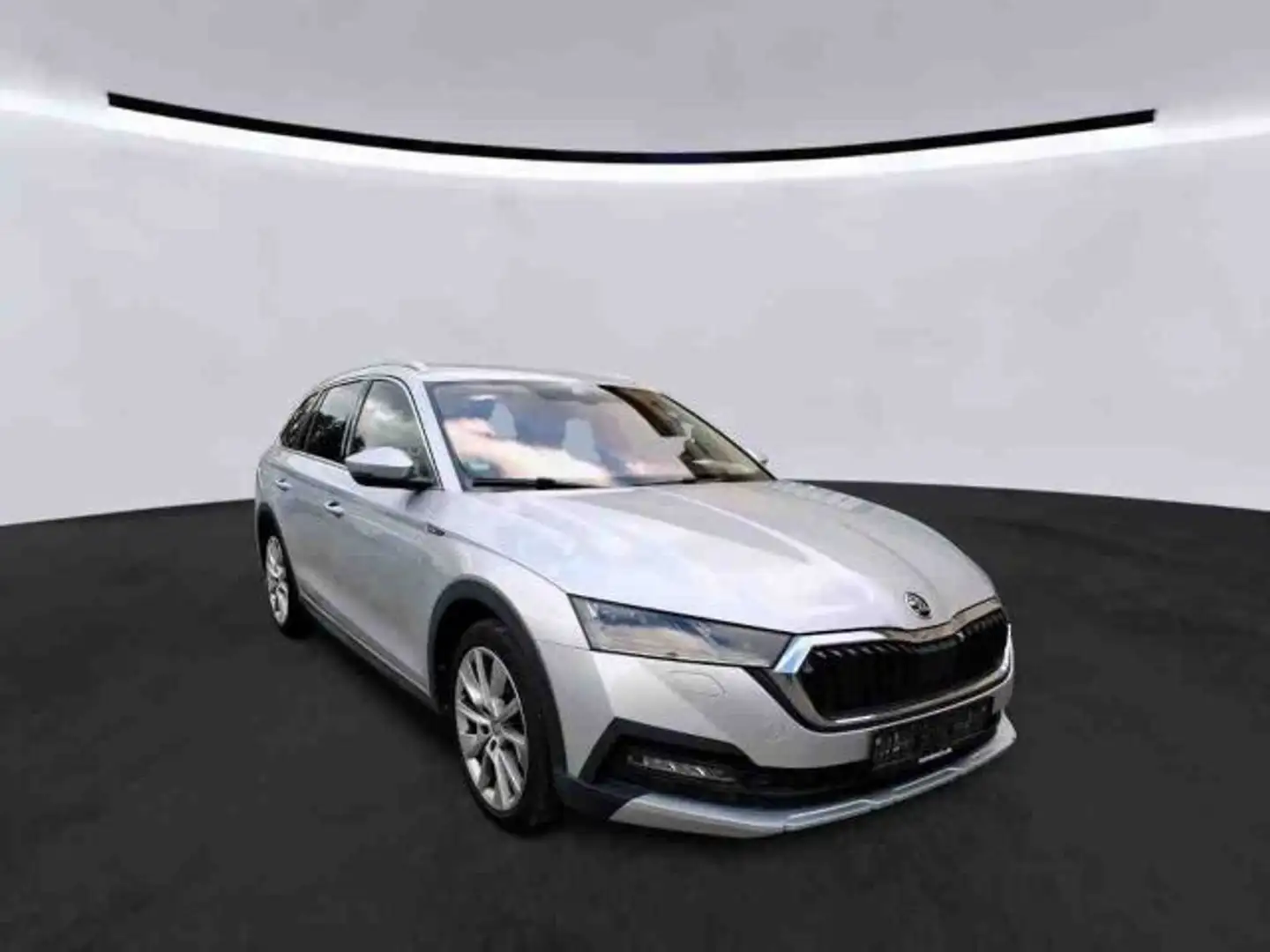 Skoda Octavia Combi SCOUT 2.0 TSI 4x4 DSG MATRIX+NAVI Silber - 2