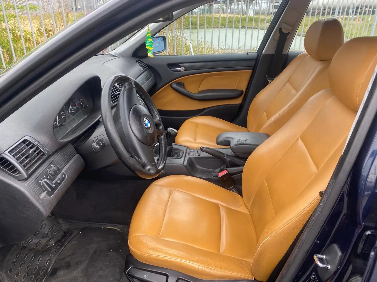 BMW 318 318i Lifestyle Line - 2
