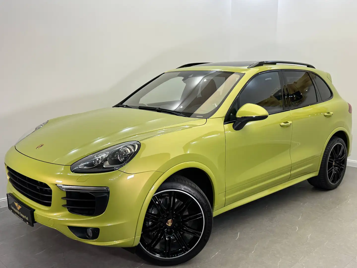 Porsche Cayenne S (92A) DIESEL 4,2 V8 // APPROVED // PANO // BOSE // Grün - 2