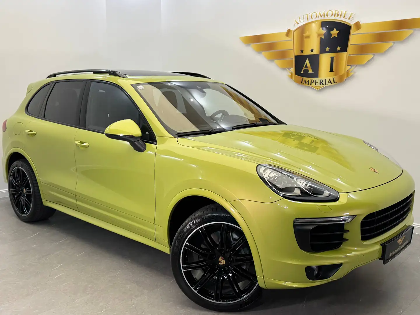 Porsche Cayenne S (92A) DIESEL 4,2 V8 // APPROVED // PANO // BOSE // Grün - 1