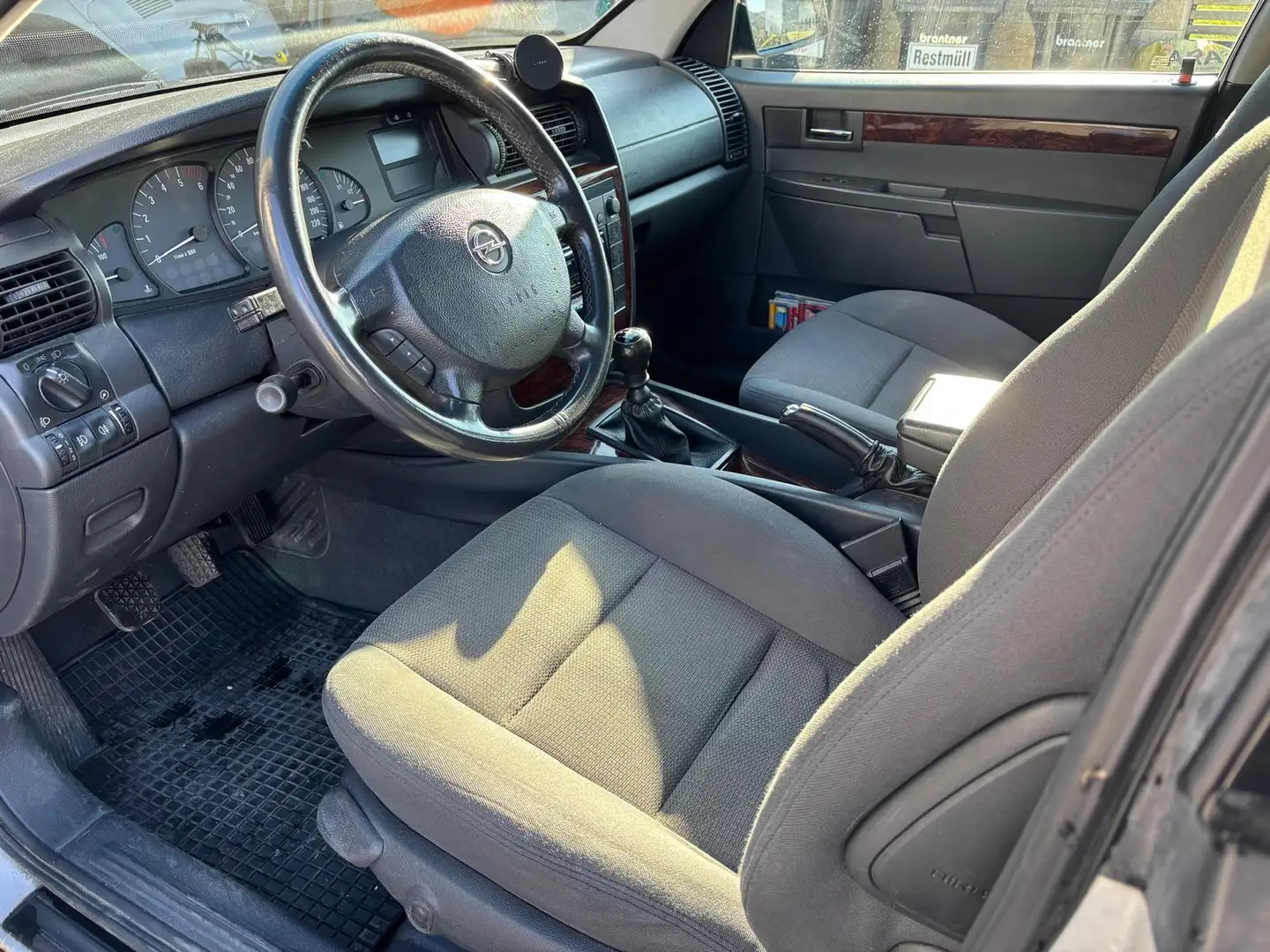 Opel Omega Omega Caravan Edition 2,2 16V DTi Edition Grau - 1