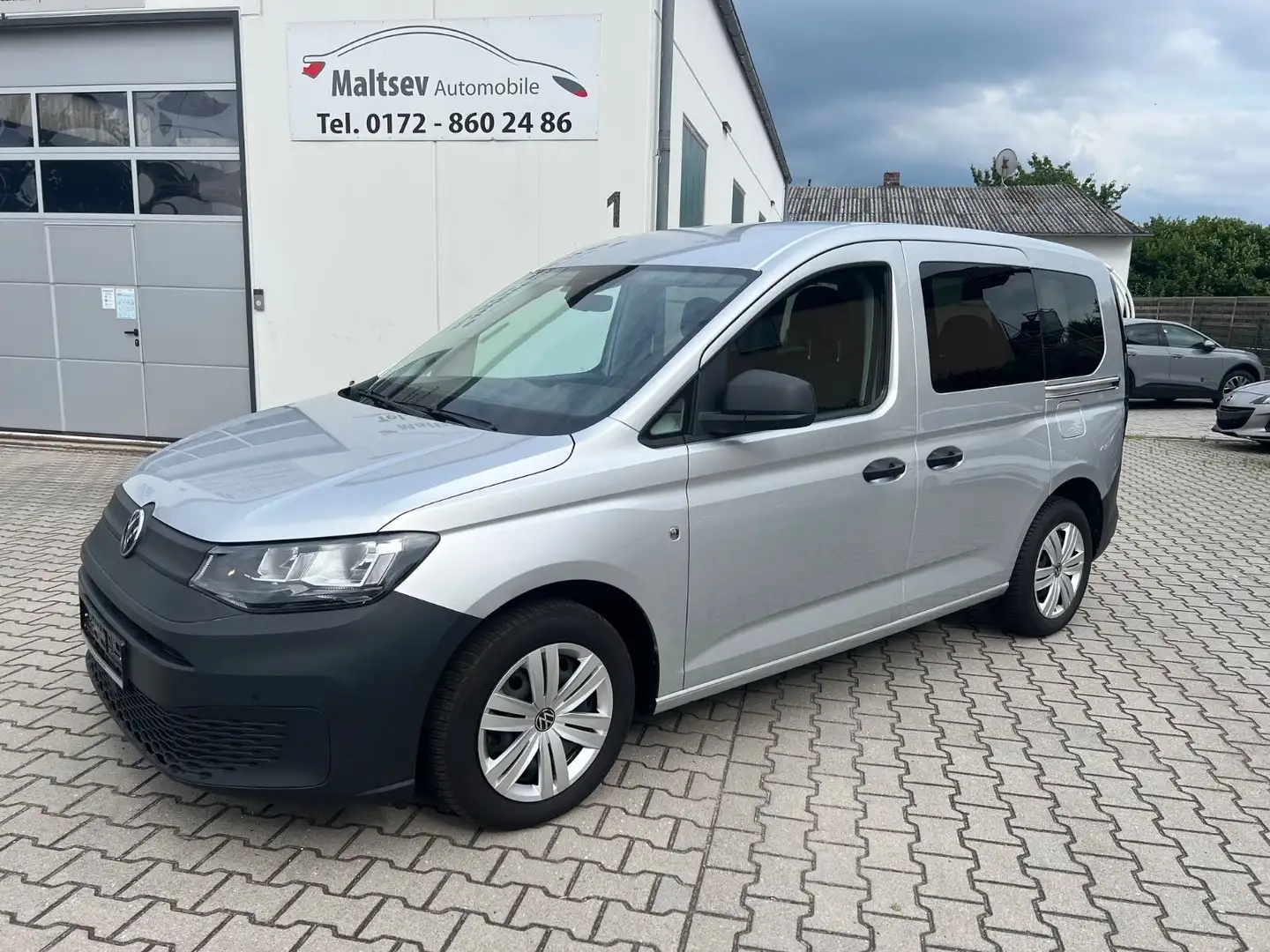 Volkswagen Caddy 2,0 TDi Klimaaut SHZ 5-Sitzer  AHK 1-Hand Argento - 1