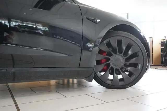 Tesla Model 3 view 8