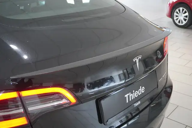 Tesla Model 3 view 13