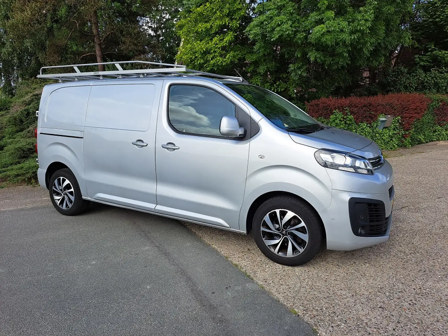 Citroen Jumpy 2.0 BlueHDI 120 Business EURO 6 S&S srebrna - 2